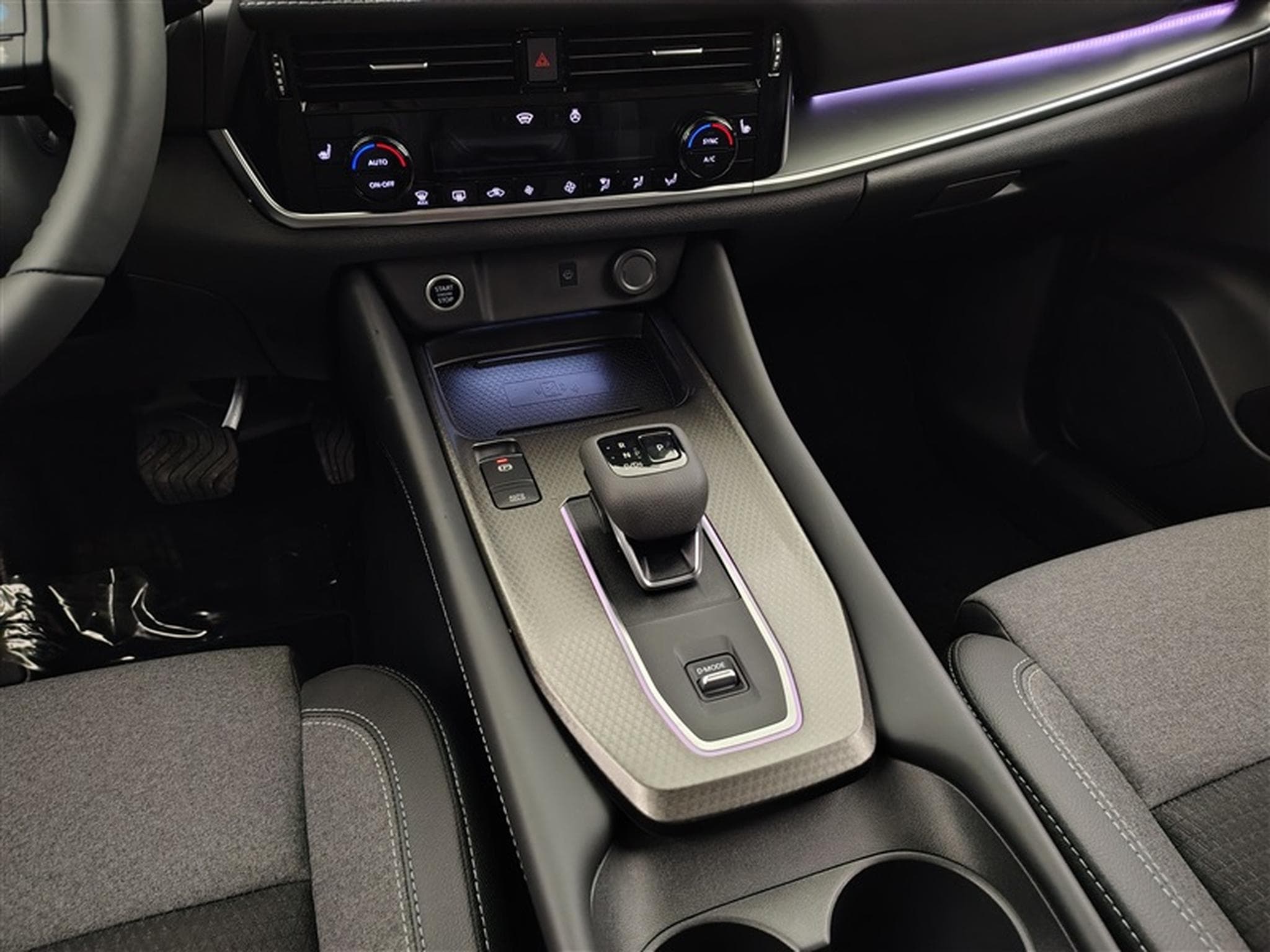 Nissan Qashqai 1.3 DIG-T MHEV X-Tronic N-Connecta CARPLAY / FULL LED / CAM (2026) - Foto 13