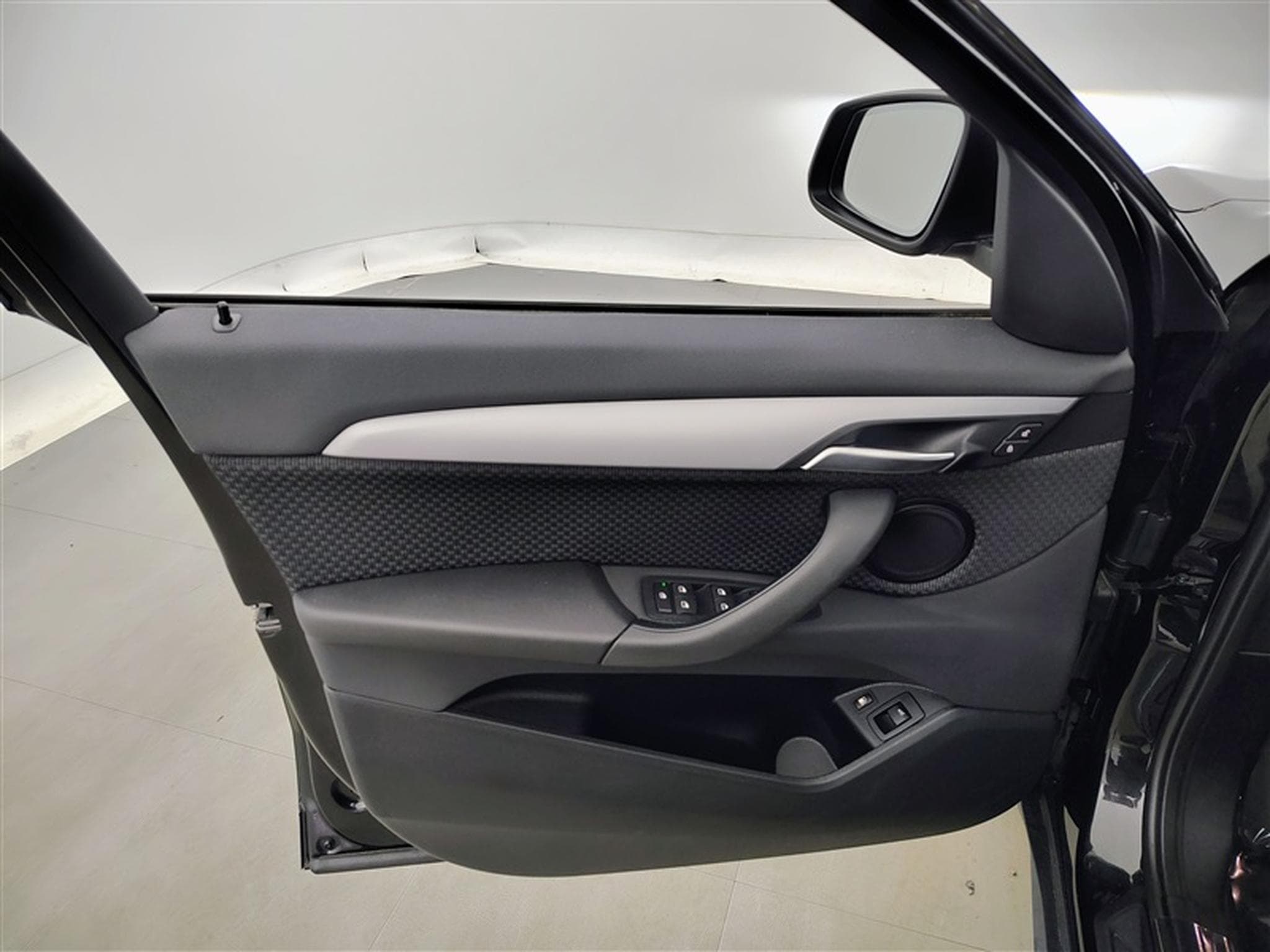 BMW X1 PHEV 1.5iA xDrive25e NAVI / FULL LED / PDC AV-AR (2021) - Foto 17