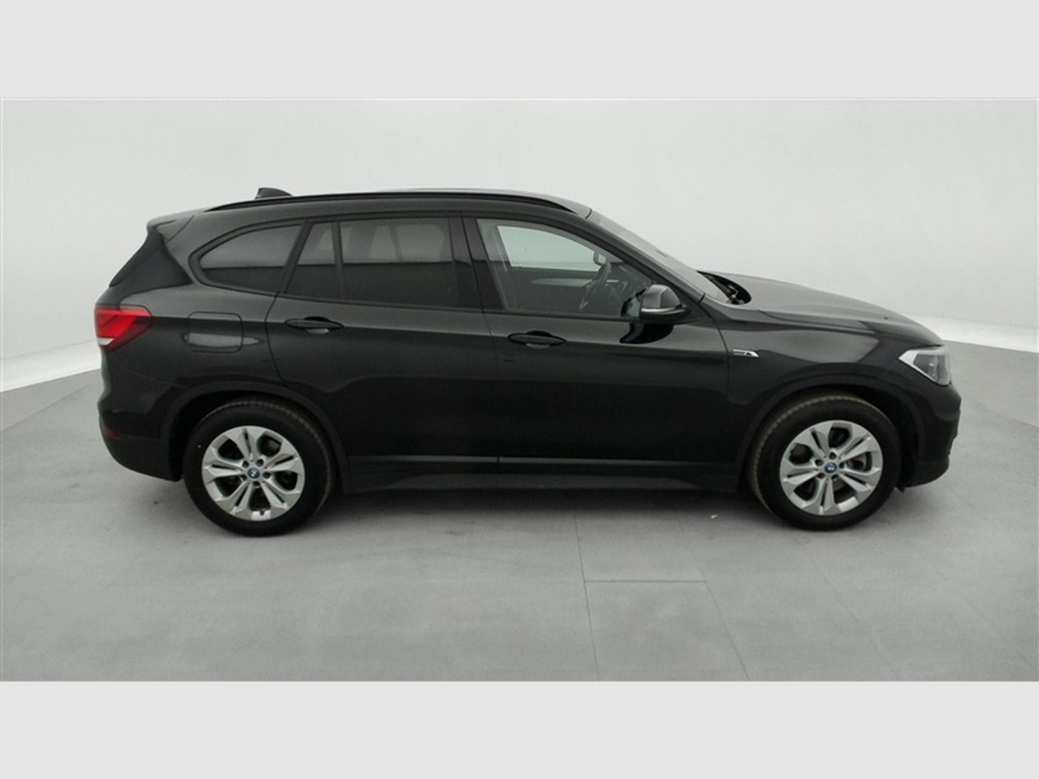 BMW X1 PHEV 1.5iA xDrive25e NAVI / FULL LED / PDC AV-AR (2021) - Foto 24