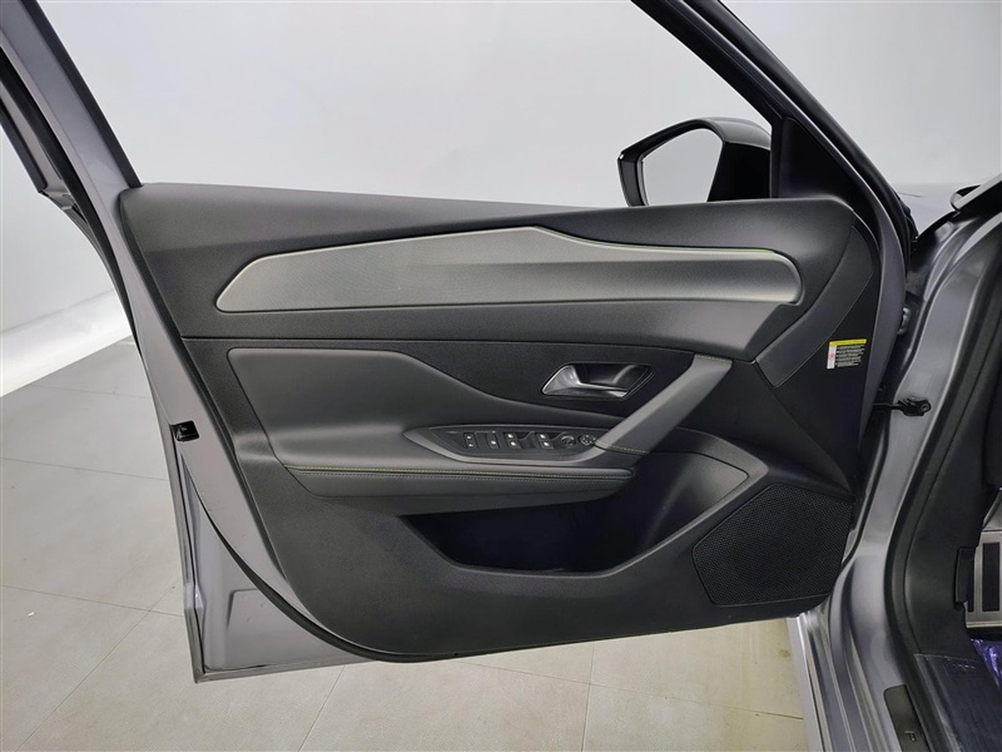 Peugeot 308 1.2 PureTech 130Cv EAT8 GT S-CUIR / NAVI / FULL LED (2024) - Foto 17