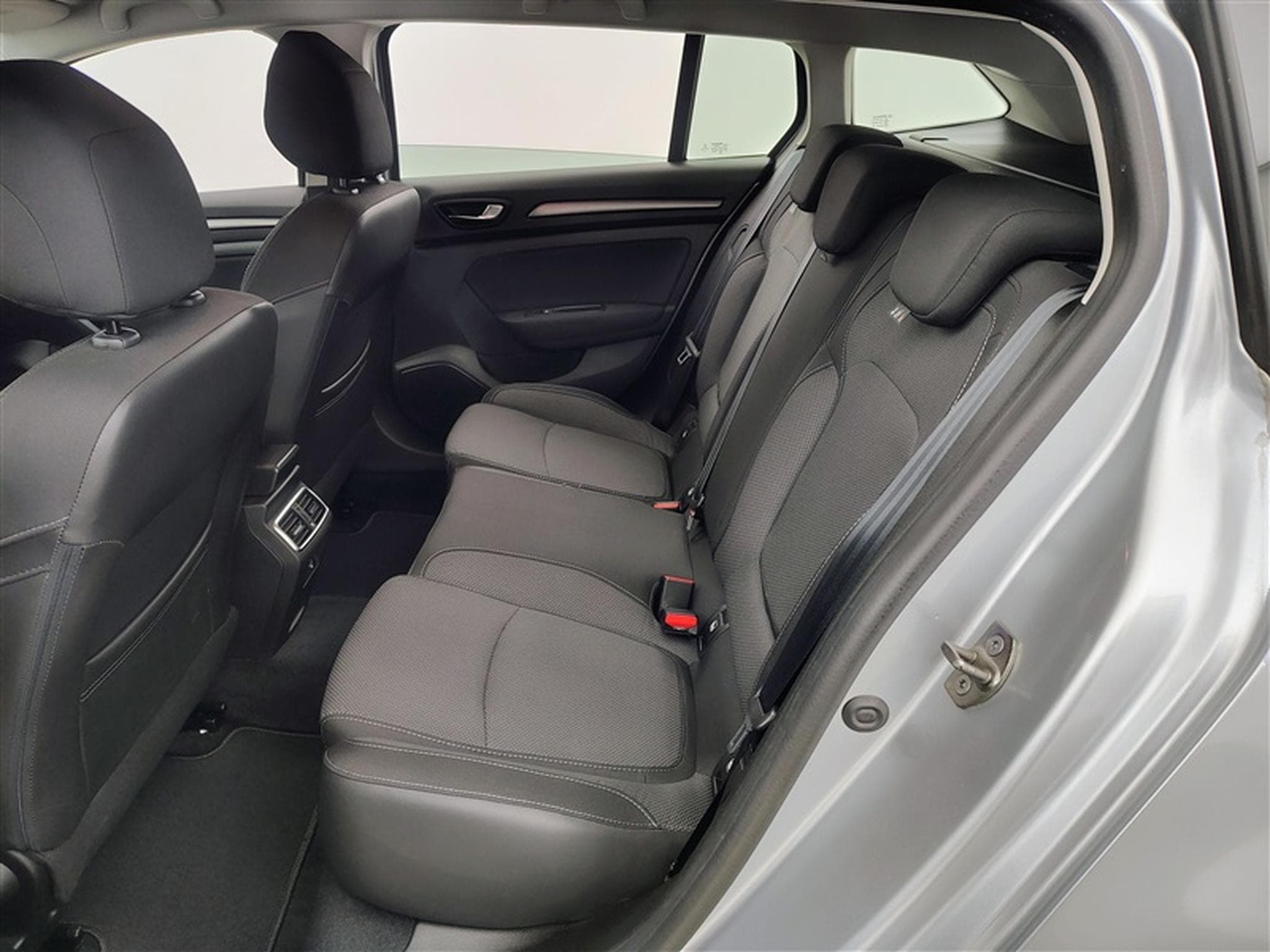Renault Megane 1.33 TCe Equilibre  Navi / Led / PDC av+ar (2023) - Foto 13
