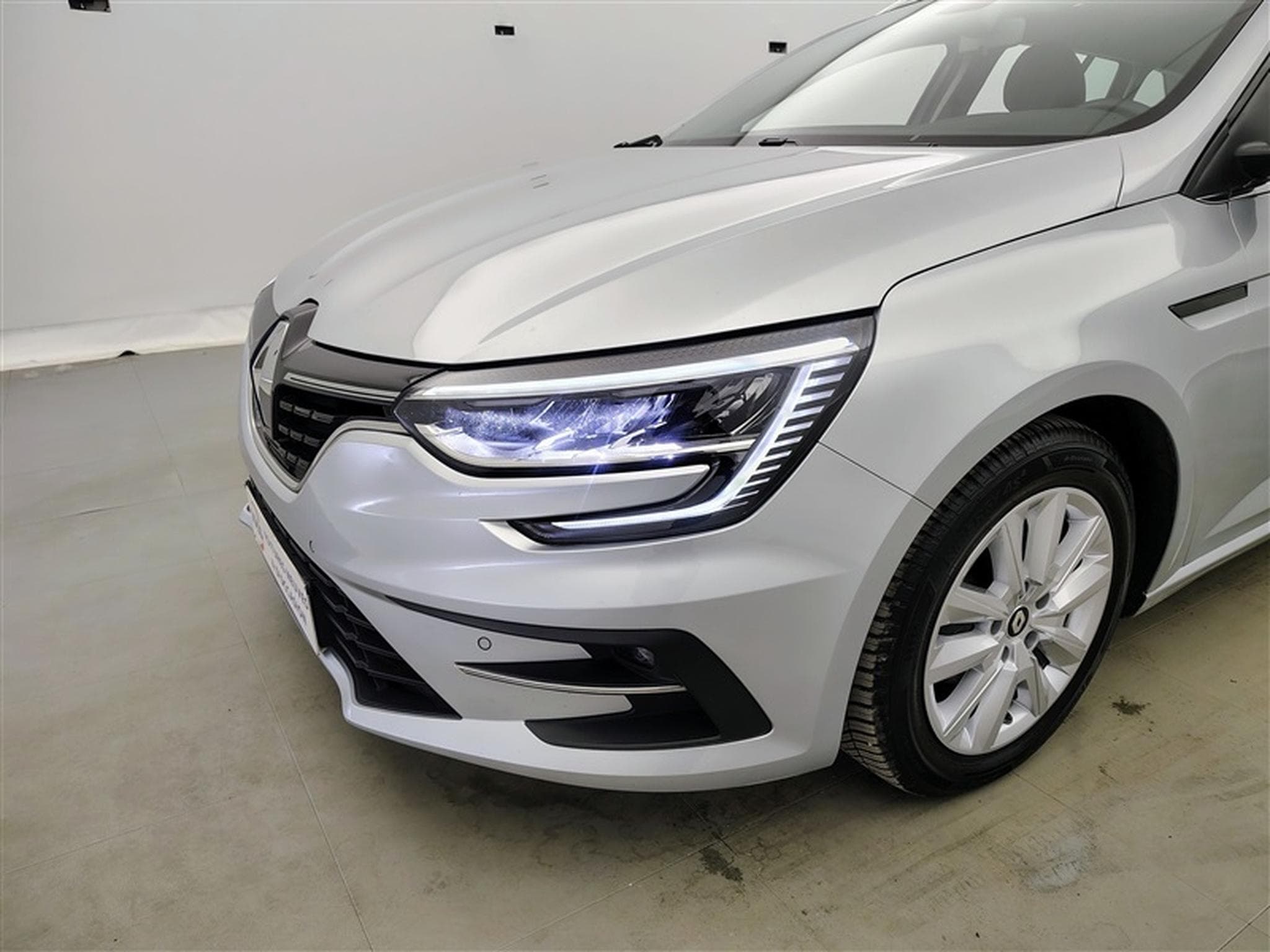 Renault Megane 1.33 TCe Equilibre  Navi / Led / PDC av+ar (2023) - Foto 15