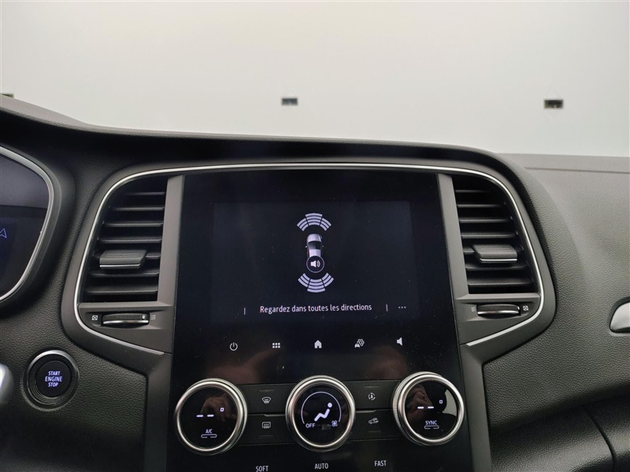 Renault Megane 1.33 TCe Equilibre  Navi / Led / PDC av+ar (2023) - Foto 18