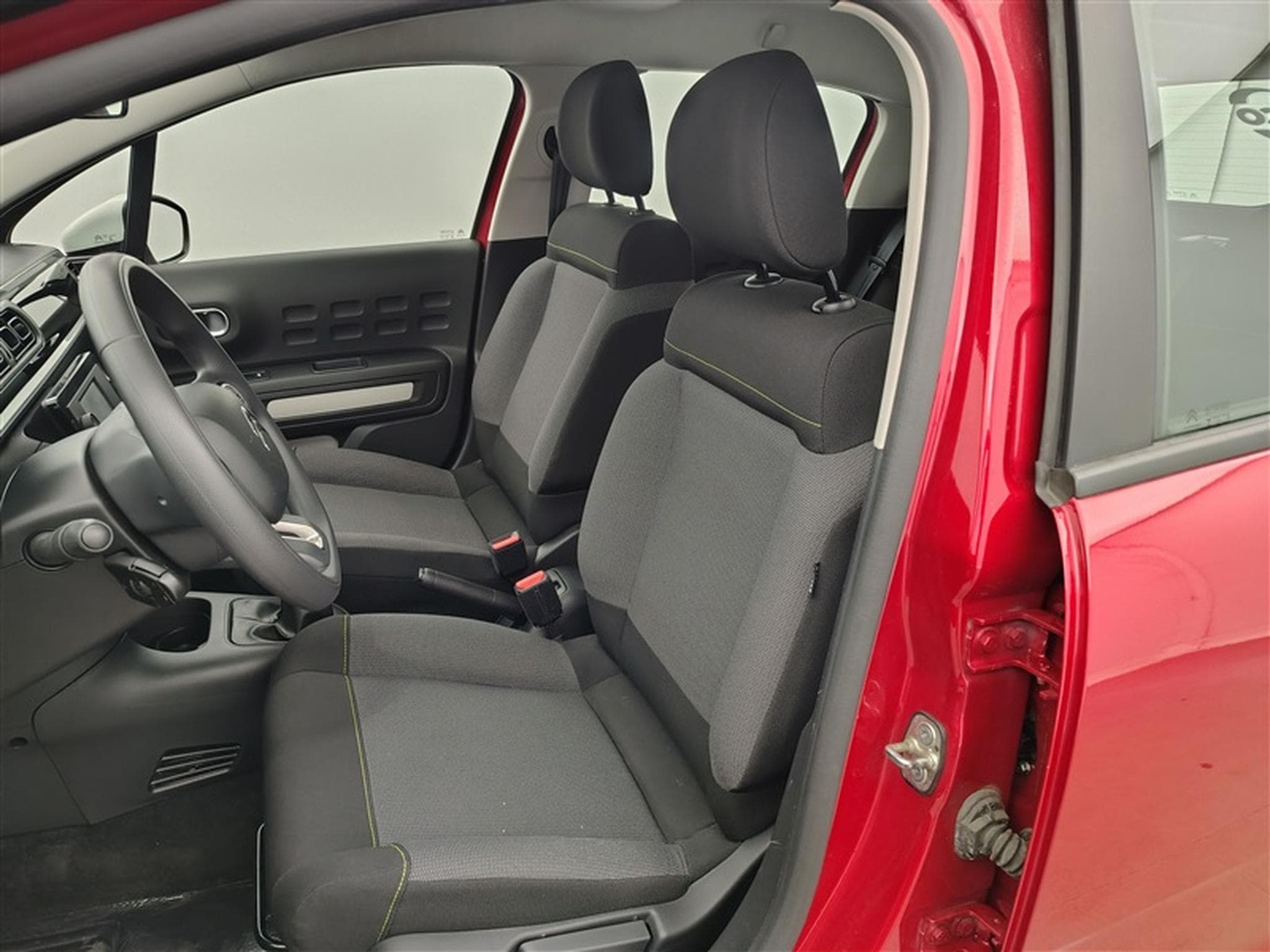 Citroen C3 1.2i PureTech You S&S (2022) - Foto 7