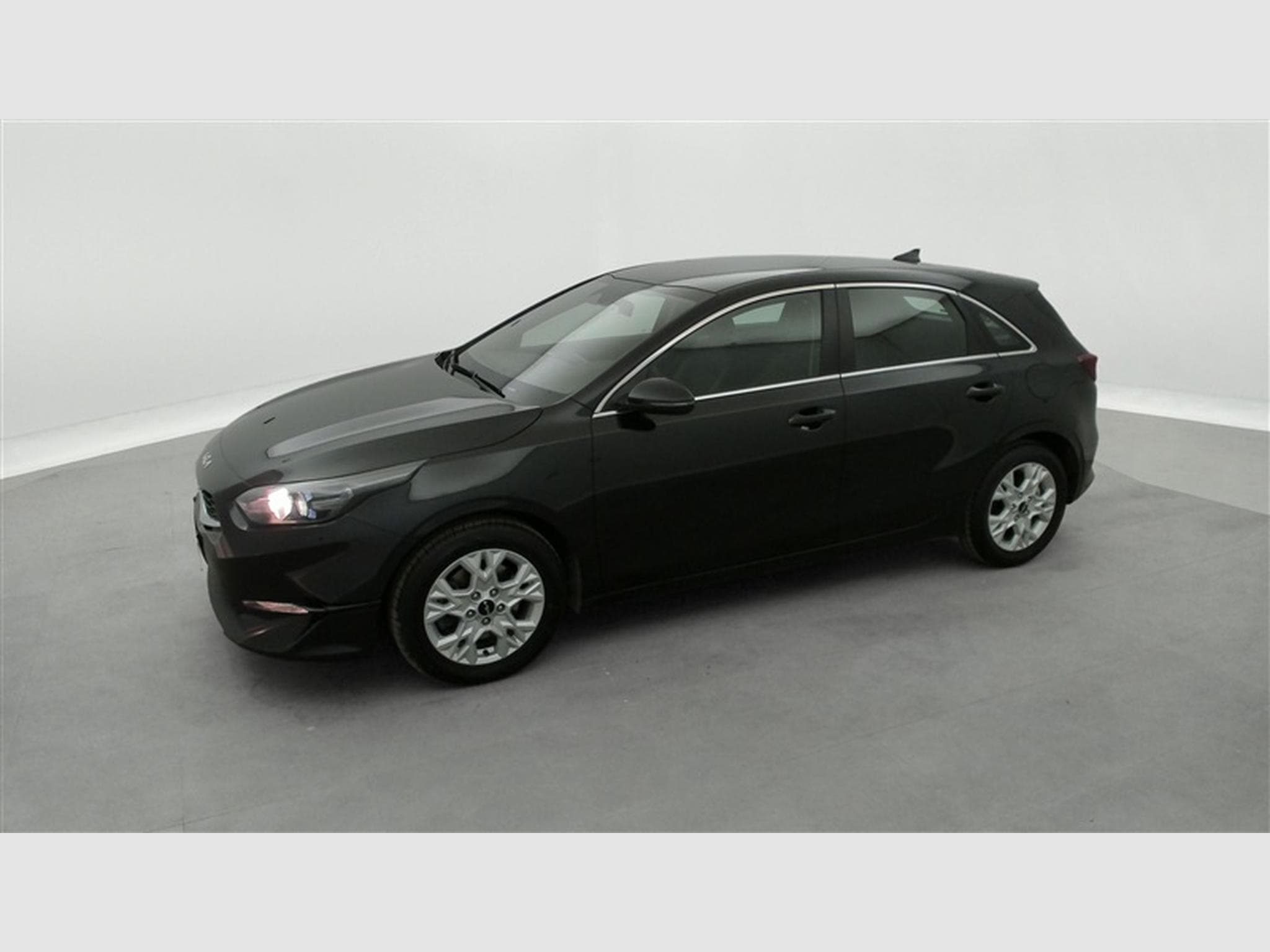 Kia Ceed 1.0 T-GDi More (2024) - Photo 11