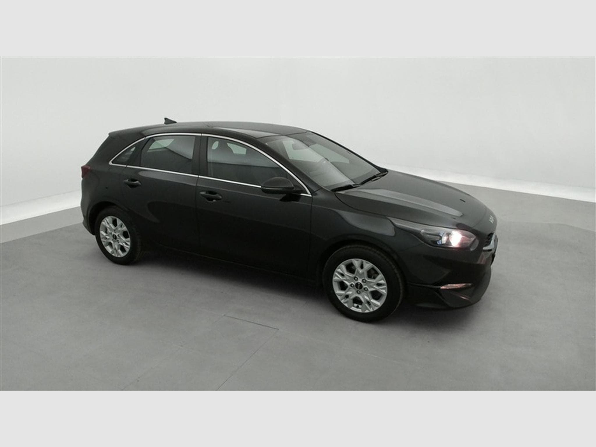 Kia Ceed 1.0 T-GDi More (2024) - Photo 13