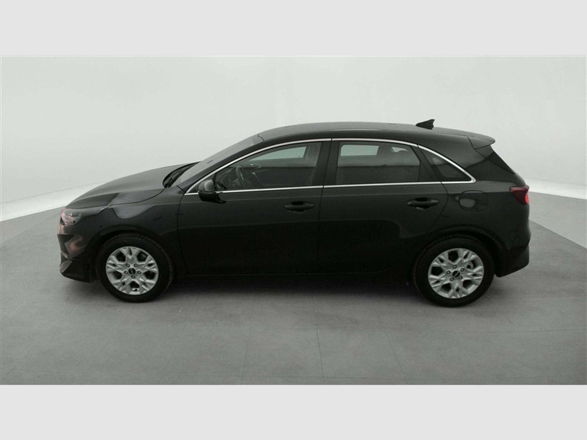 Kia Ceed 1.0 T-GDi More (2024) - Photo 3