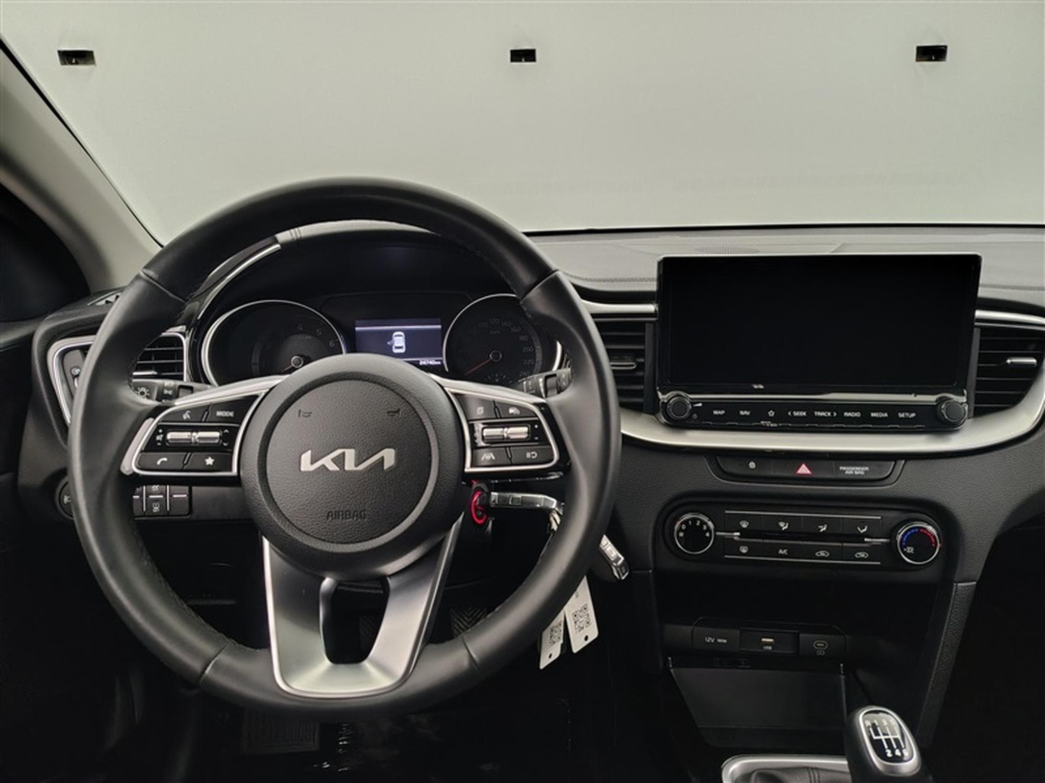 Kia Ceed 1.0 T-GDi More (2024) - Photo 9