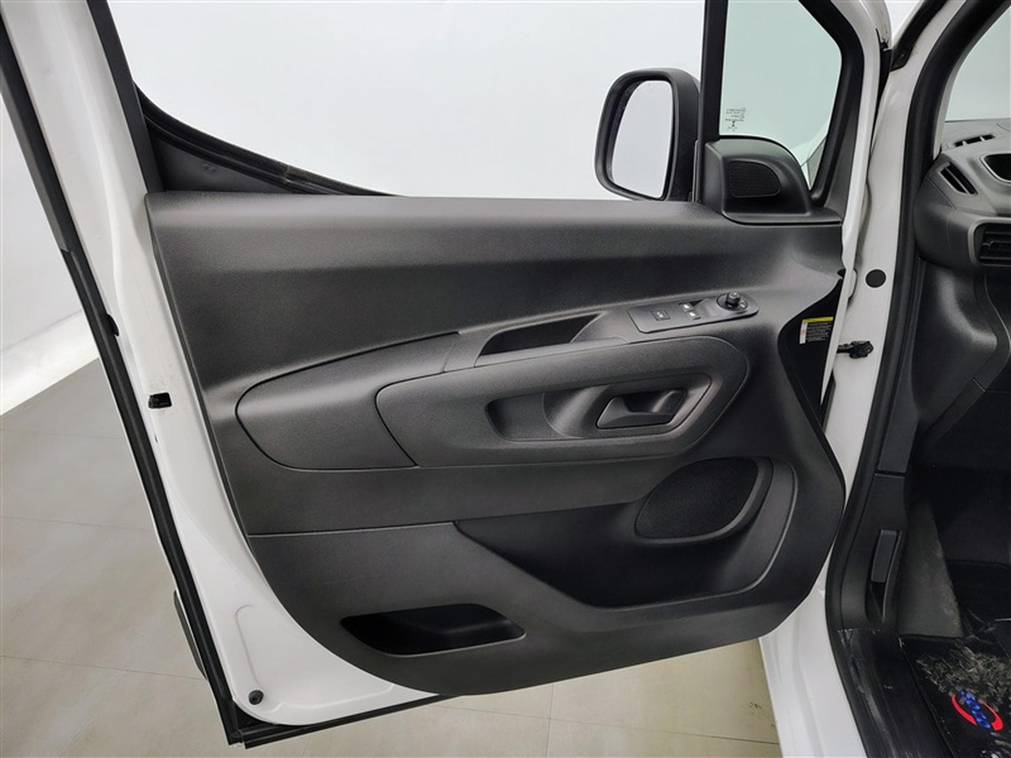 Citroen Berlingo 1.2 Puretech 130Cv EAT8 Worker 3PL / NAVI / CAMERA / CARPLAY (2021) - Foto 16