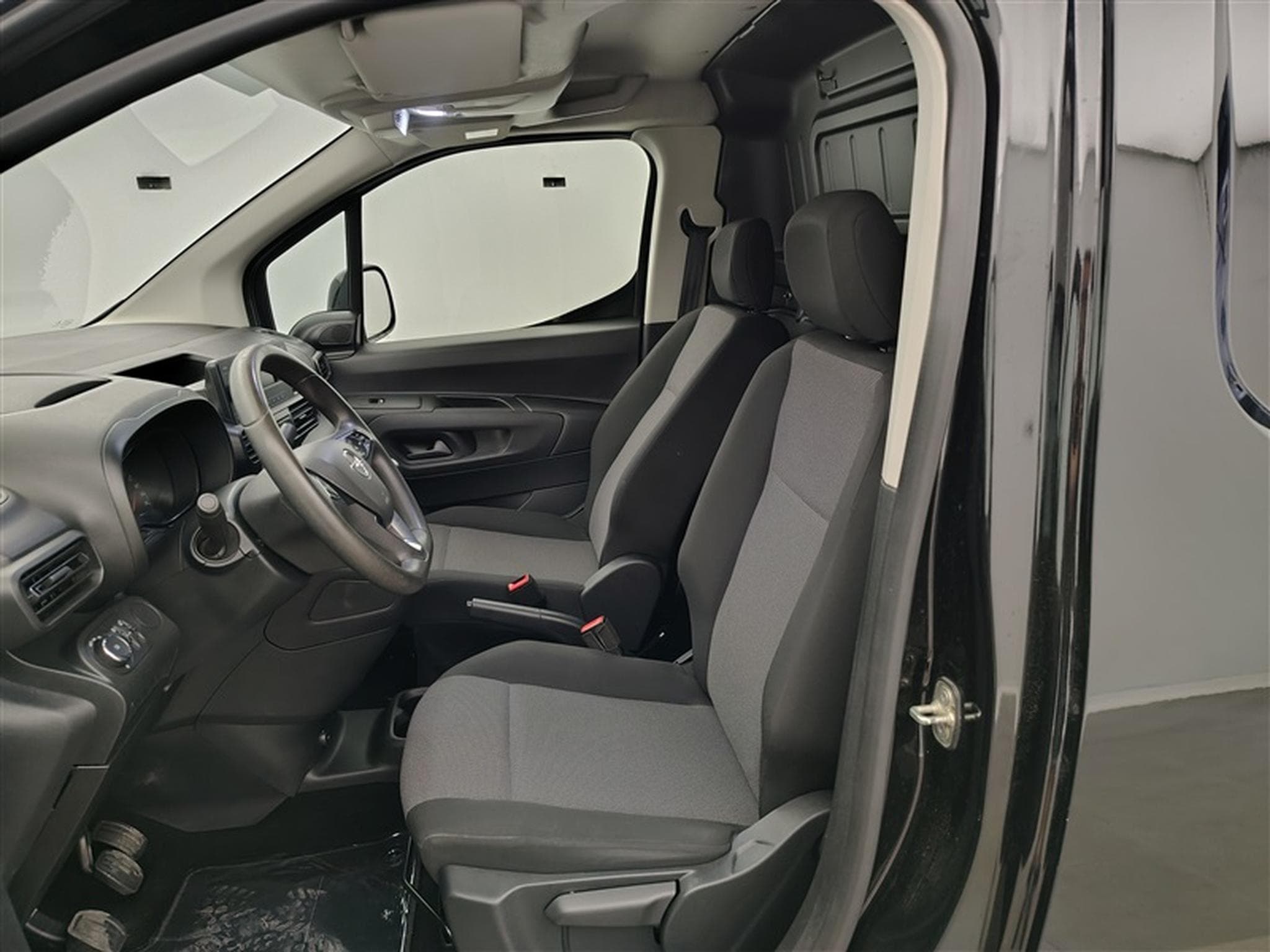 Opel Combo 1.5 TD BI L1H1 Light Edition (EU6.2) (2019) - Foto 7