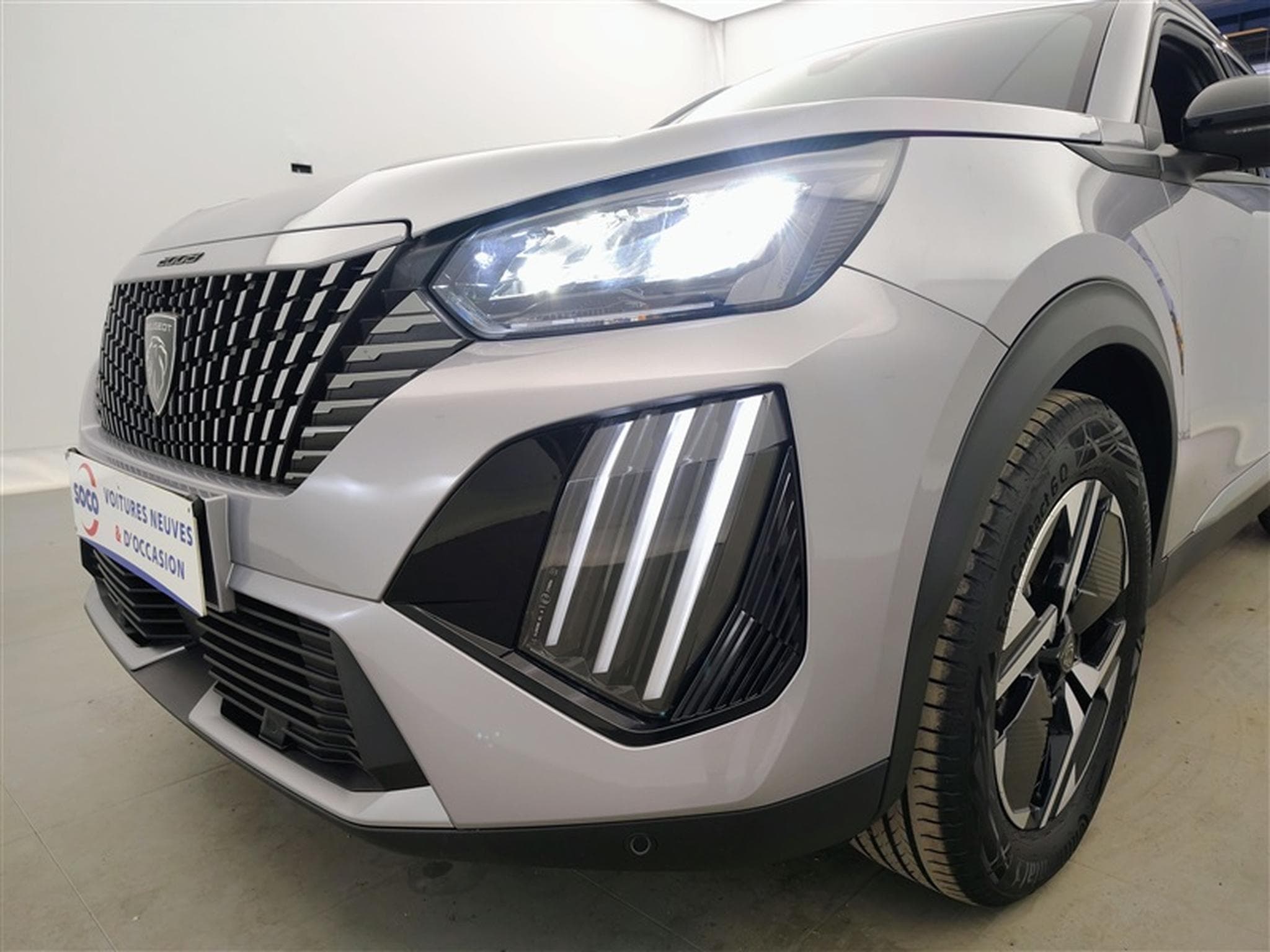 Peugeot 2008 1.2 Hybrid 145cv E-DSC6 Allure NAVI / FULL LED /CUIR PARTIEL (2026) - Foto 15