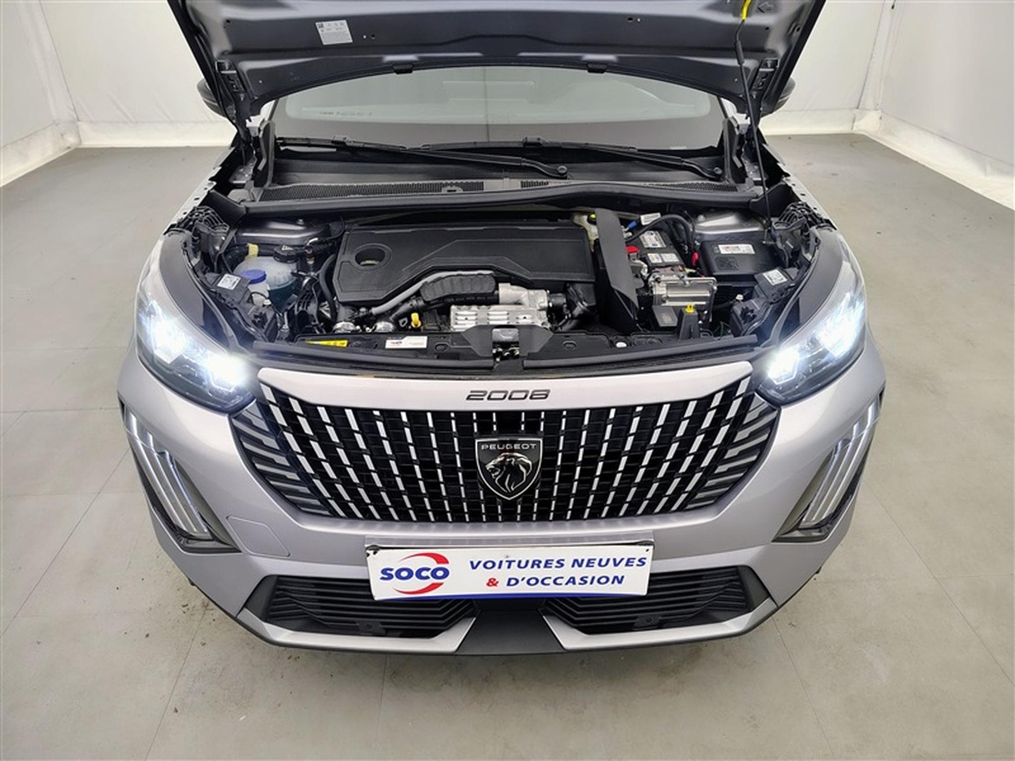 Peugeot 2008 1.2 Hybrid 145cv E-DSC6 Allure NAVI / FULL LED /CUIR PARTIEL (2026) - Foto 19