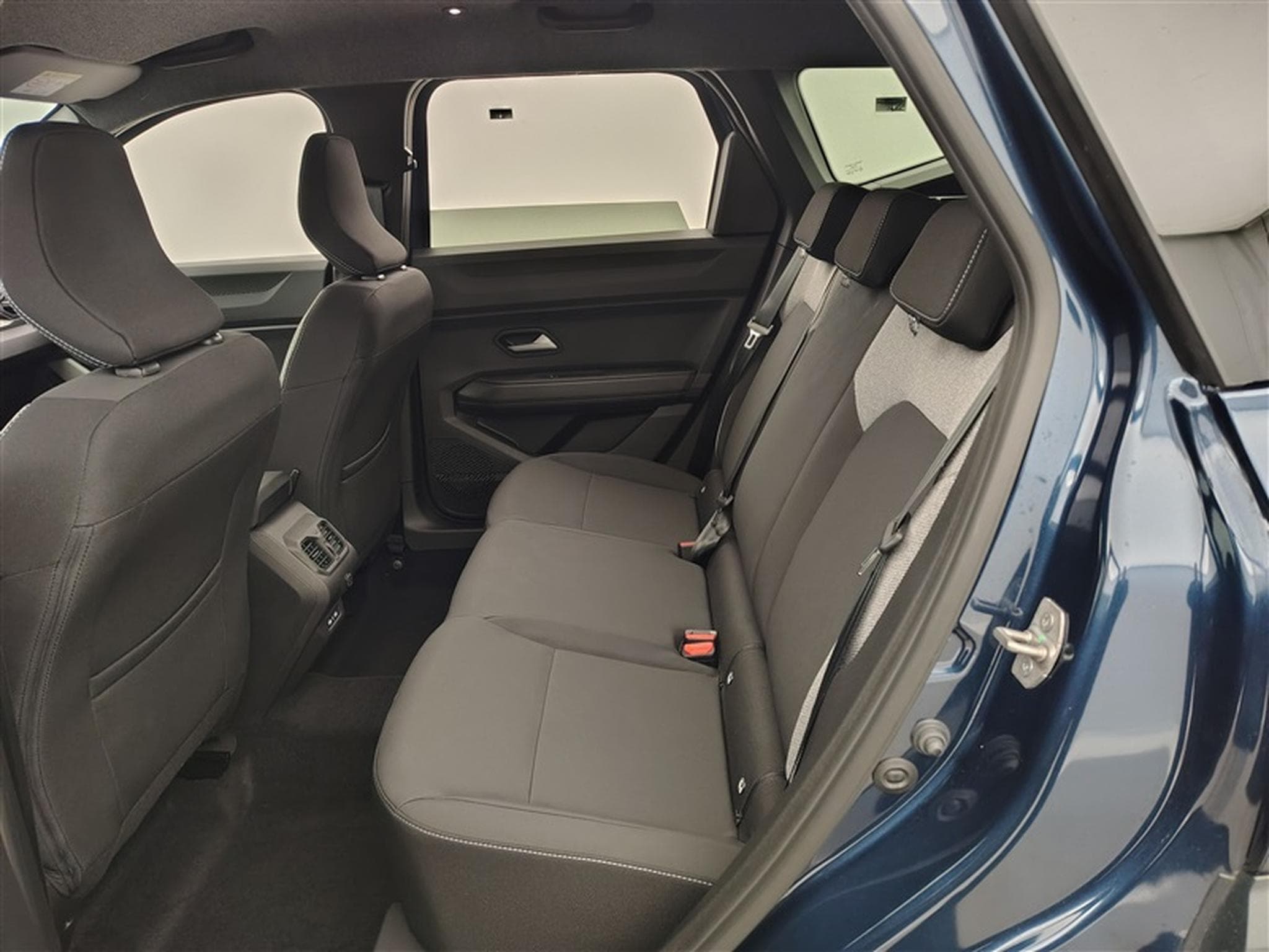 Dacia Bigster Mild Hybrid 140cv Journey NAVI / CARPLAY / CAMERA (2026) - Foto 13