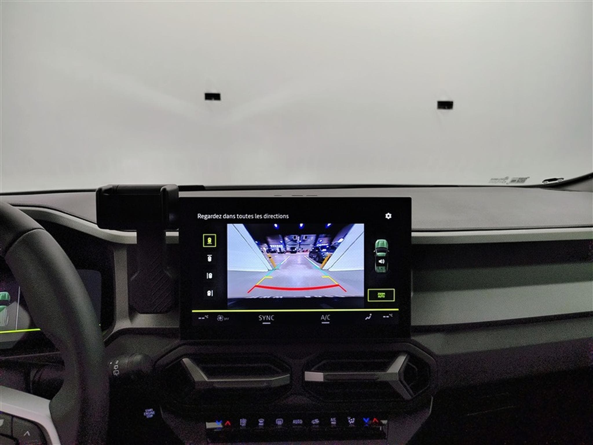 Dacia Bigster Mild Hybrid 140cv Journey NAVI / CARPLAY / CAMERA (2026) - Foto 17