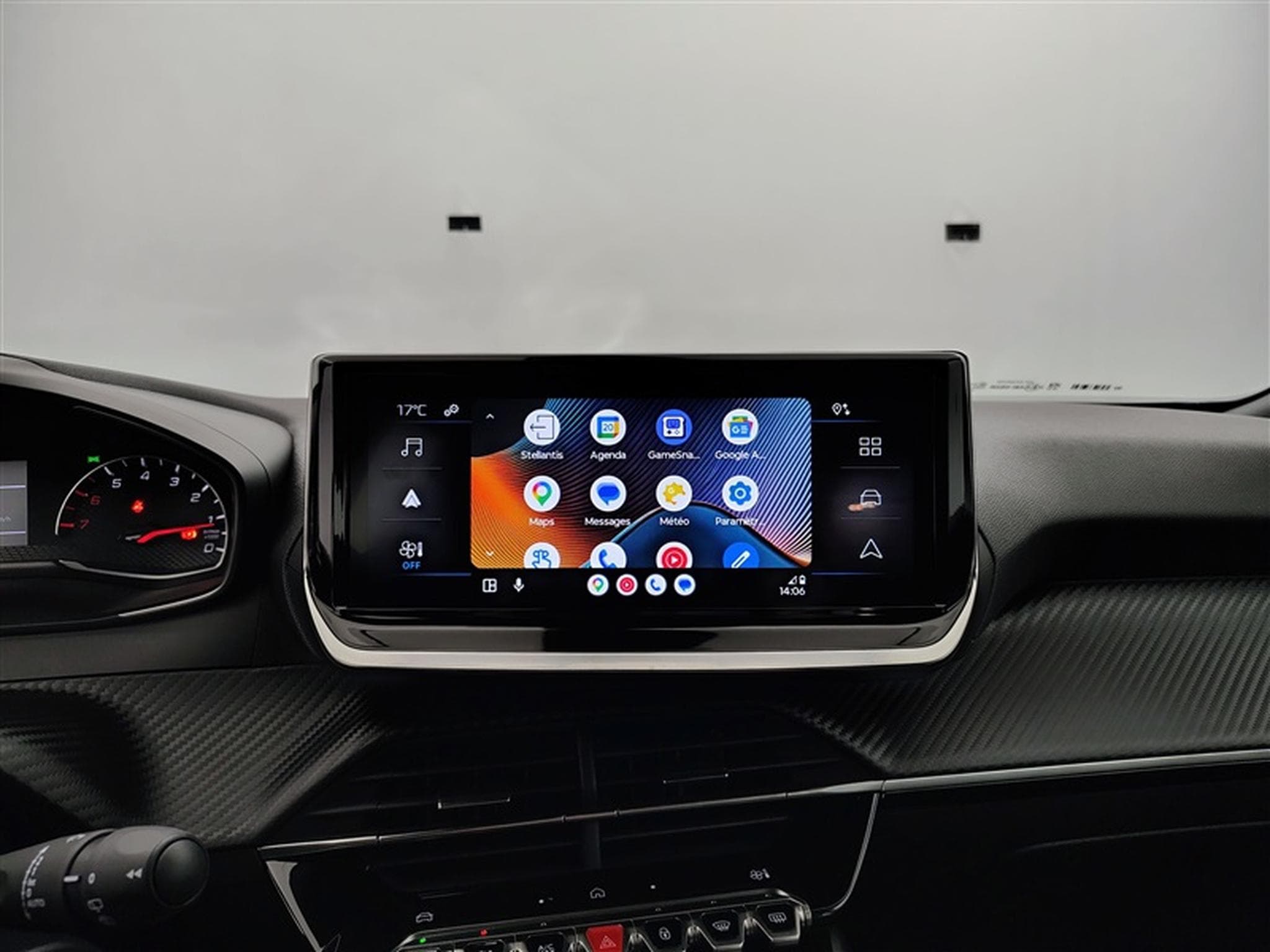 Peugeot 2008 1.2 PureTech 100cv Style CARPLAY / FULL LED / PDC AR (2026) - Foto 20