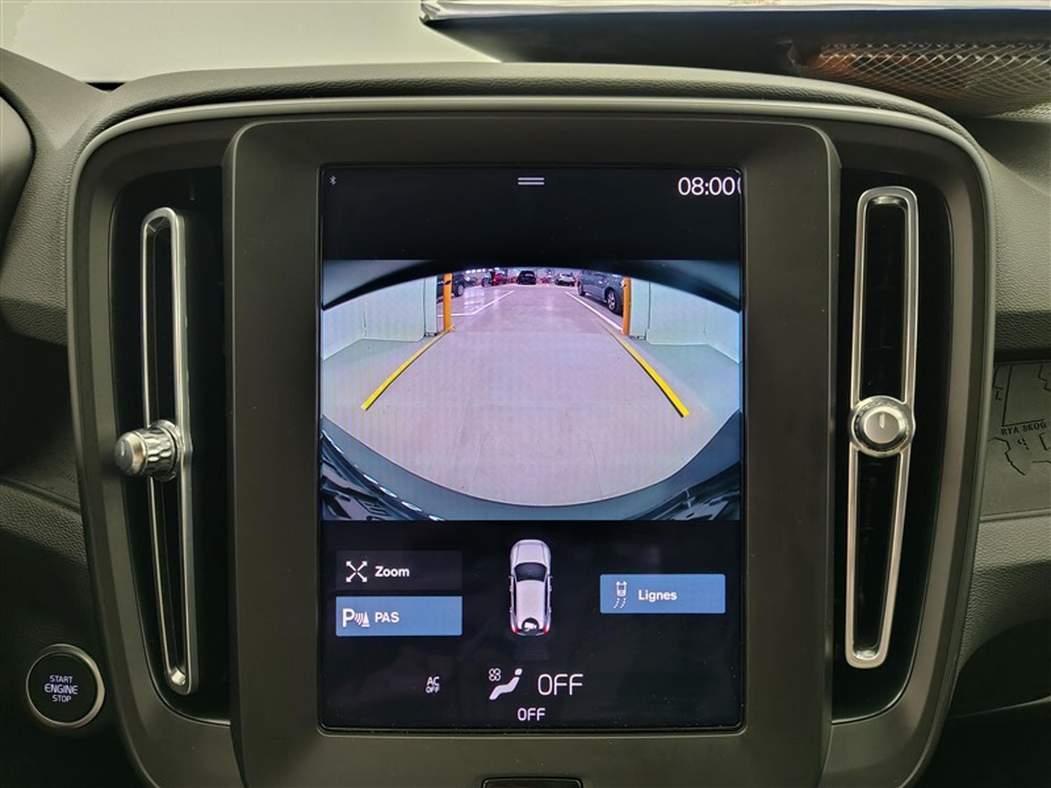 Volvo XC40 1.5 T2 Essential FULL LED/CARPLAY/JA17/PDC (2023) - Photo 18