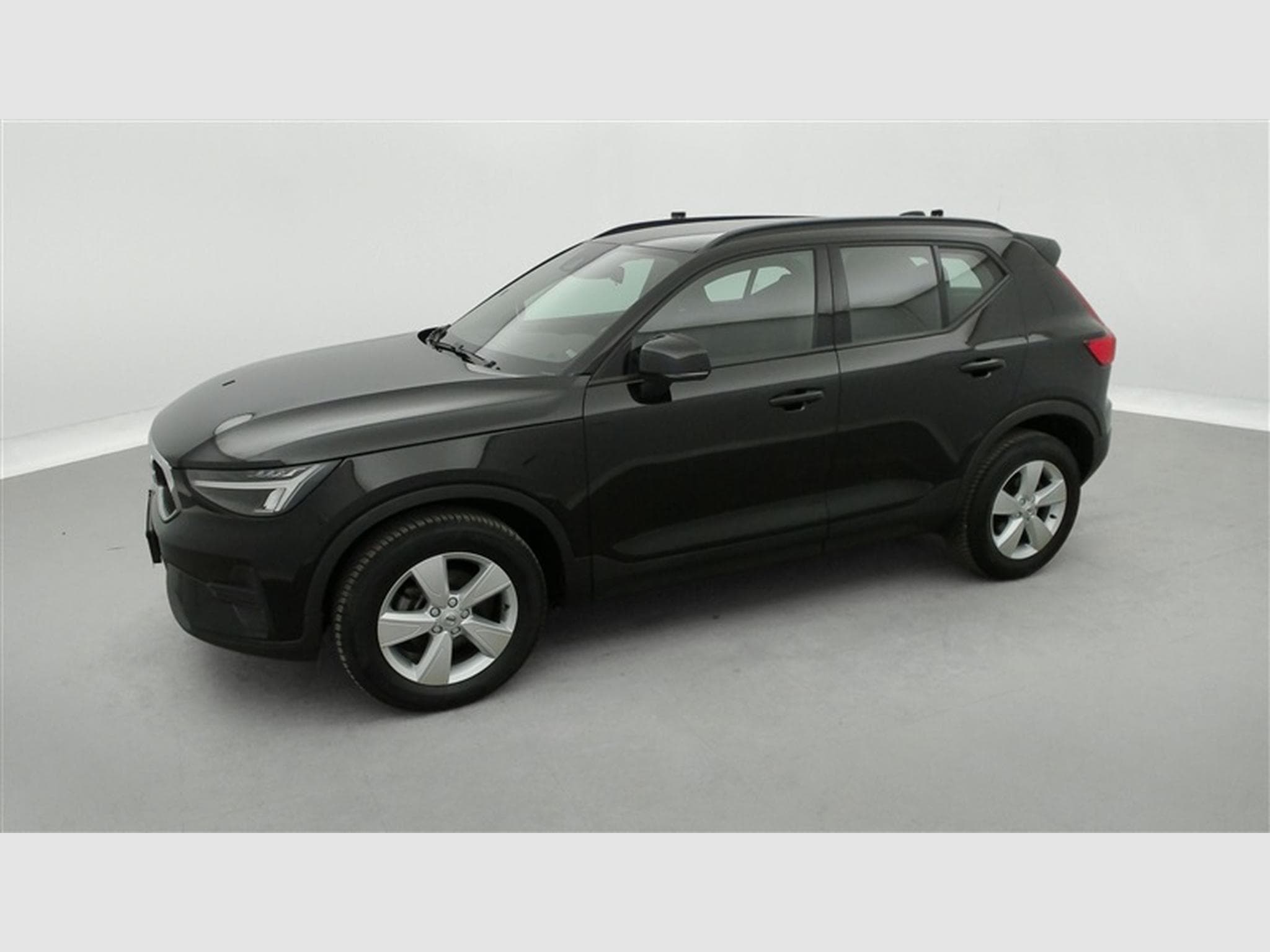 Volvo XC40 1.5 T2 Essential FULL LED/CARPLAY/JA17/PDC (2023) - Photo 20
