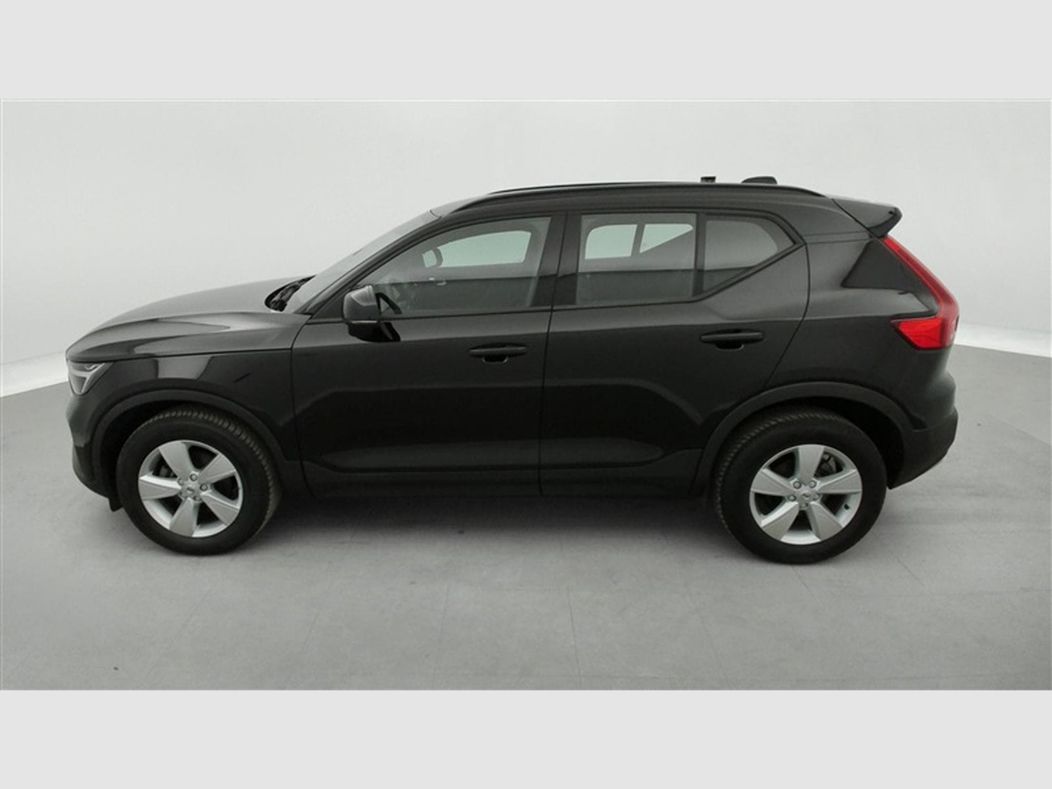 Volvo XC40 1.5 T2 Essential FULL LED/CARPLAY/JA17/PDC (2023) - Photo 3