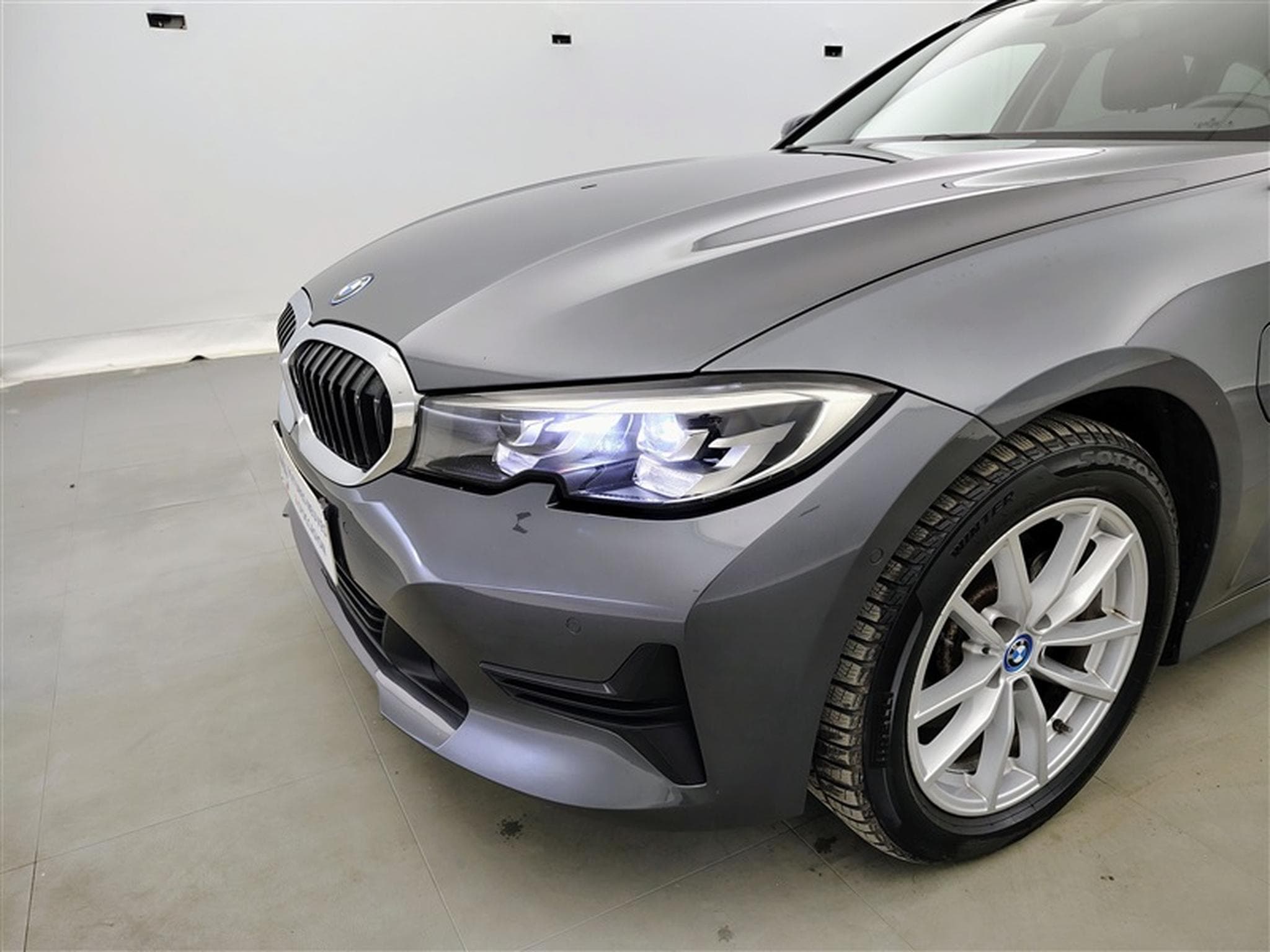 BMW 320 320eA PHEV CUIR/NAVI/FULL LED/JA/PDC (2022) - Foto 15
