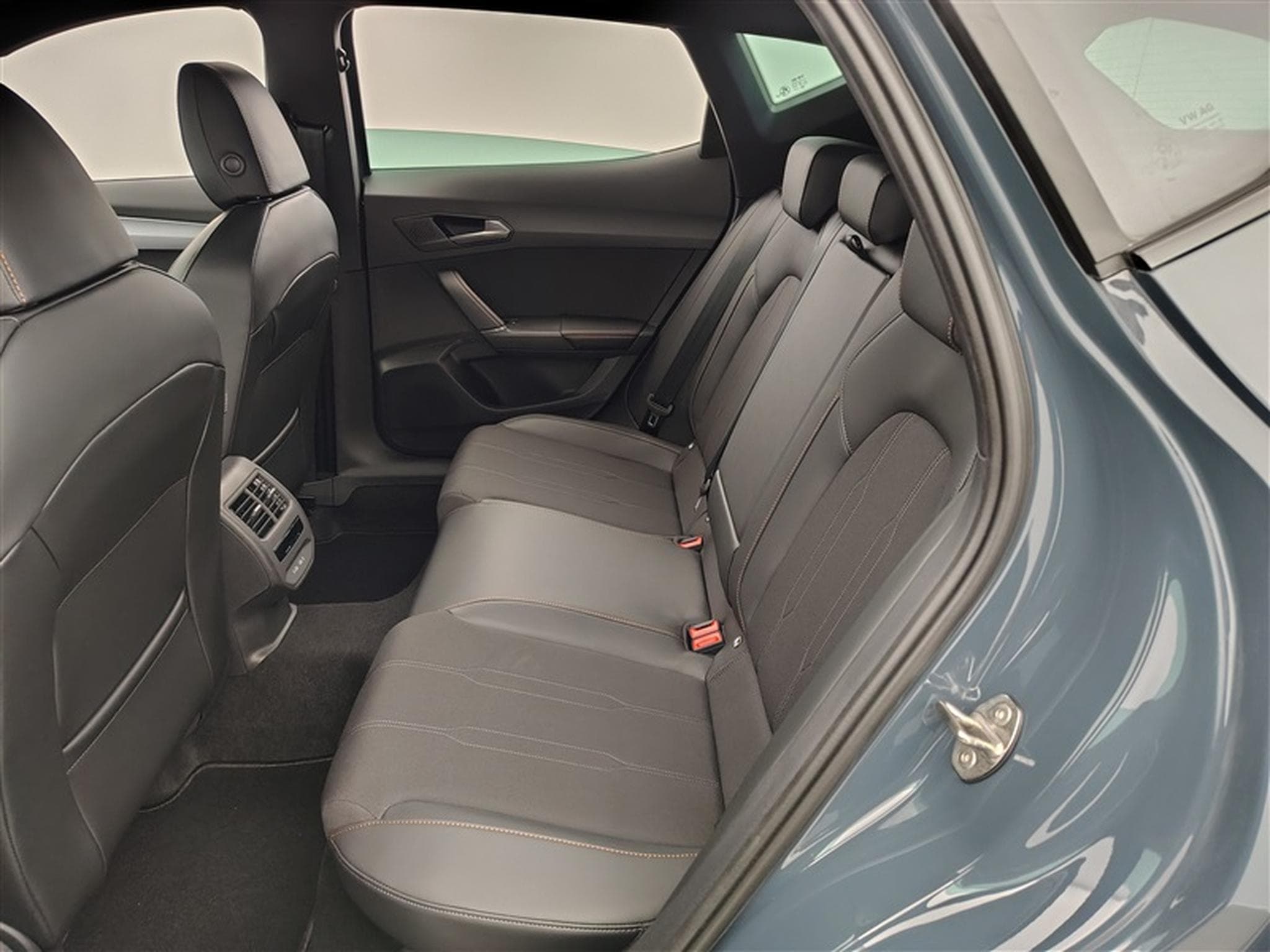 Cupra Formentor 1.5 eTSI 150Cv DSG FULL LED / S-CUIR / CARPLAY (2025) - Foto 13