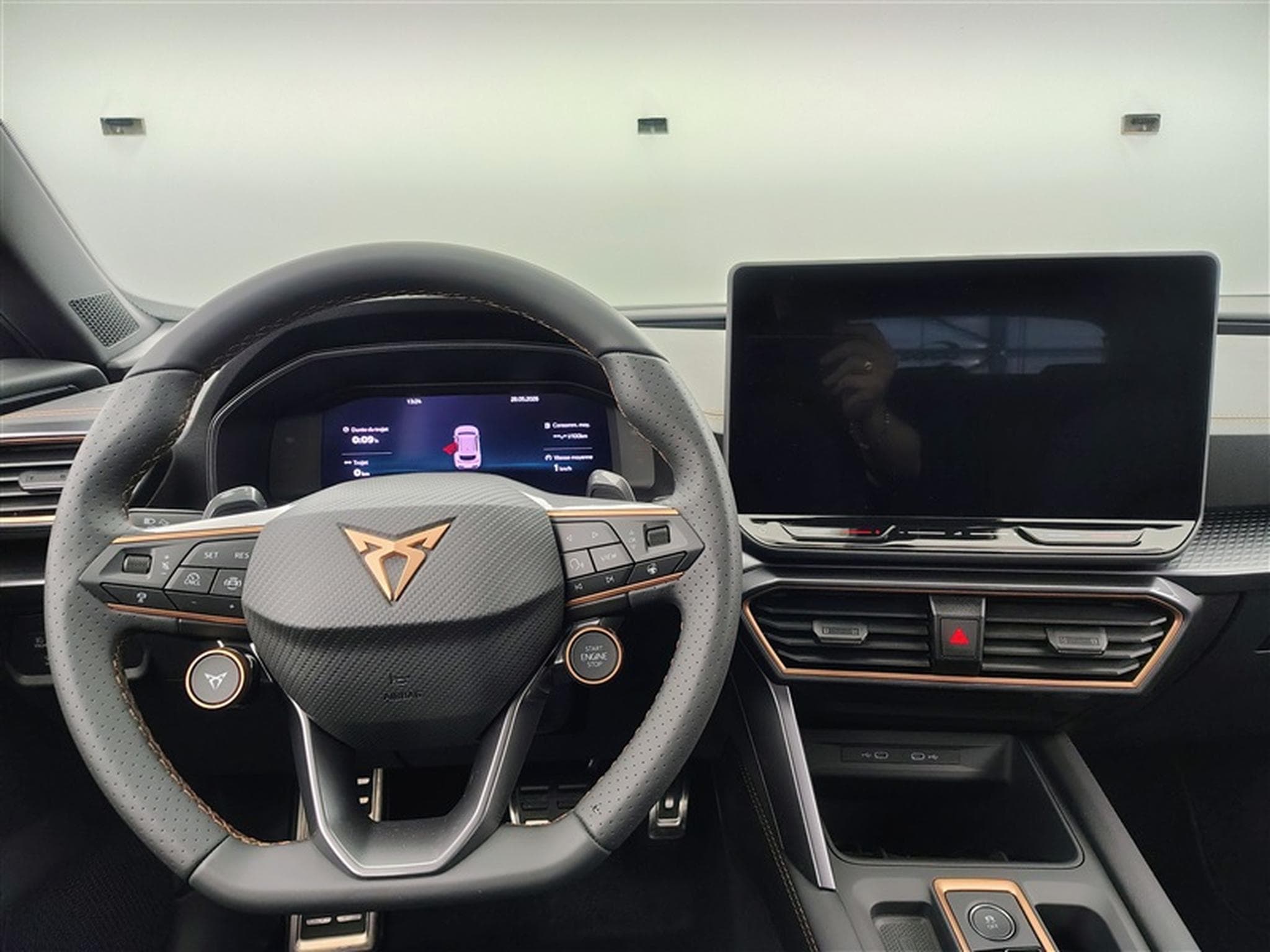Cupra Formentor 1.5 eTSI 150Cv DSG FULL LED / S-CUIR / CARPLAY (2025) - Foto 9