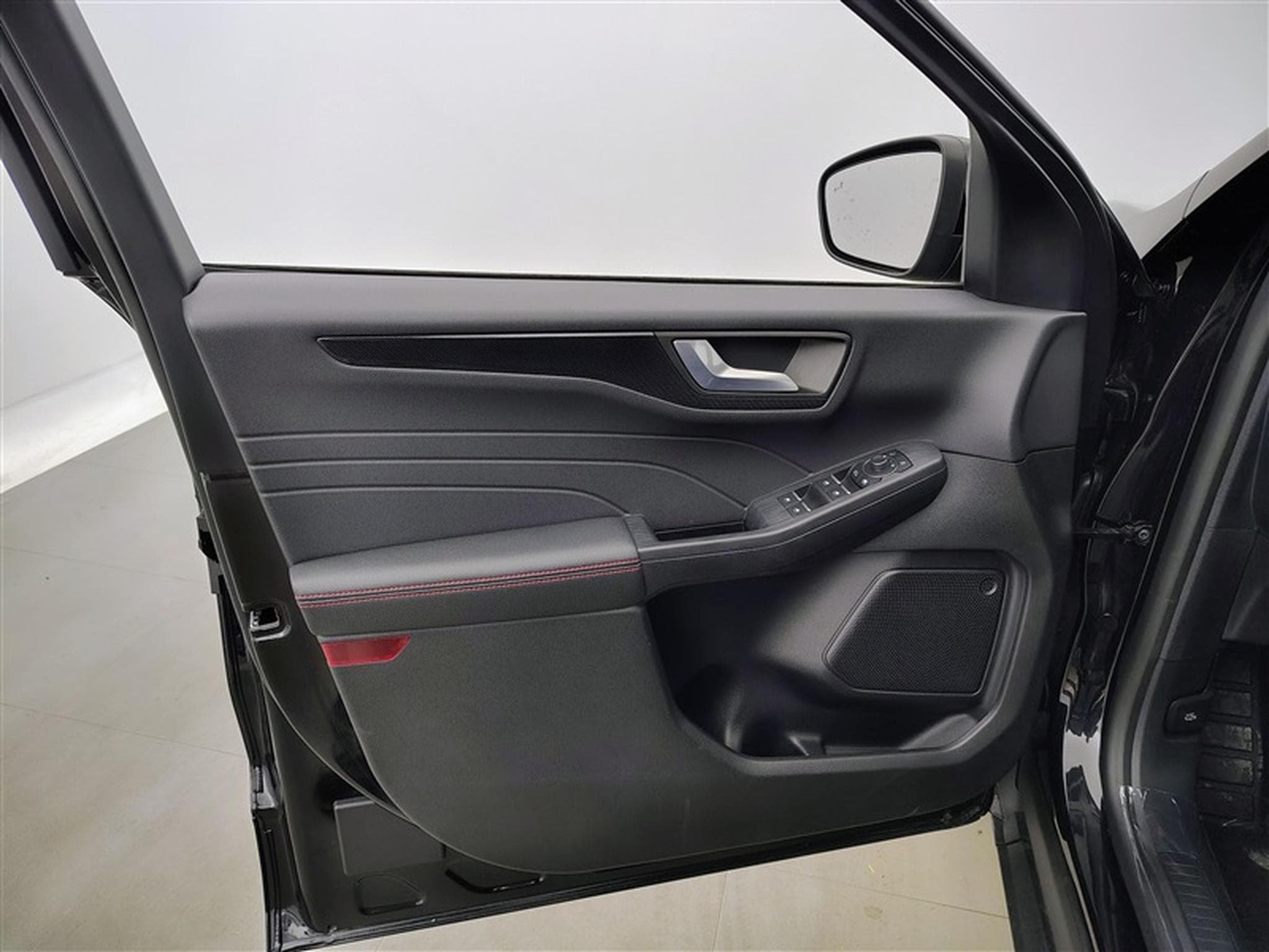 Ford Kuga 2.0 TDCi 120cv PowerShift ST-Line NAVI / FULL LED / CAMERA (2023) - Foto 17