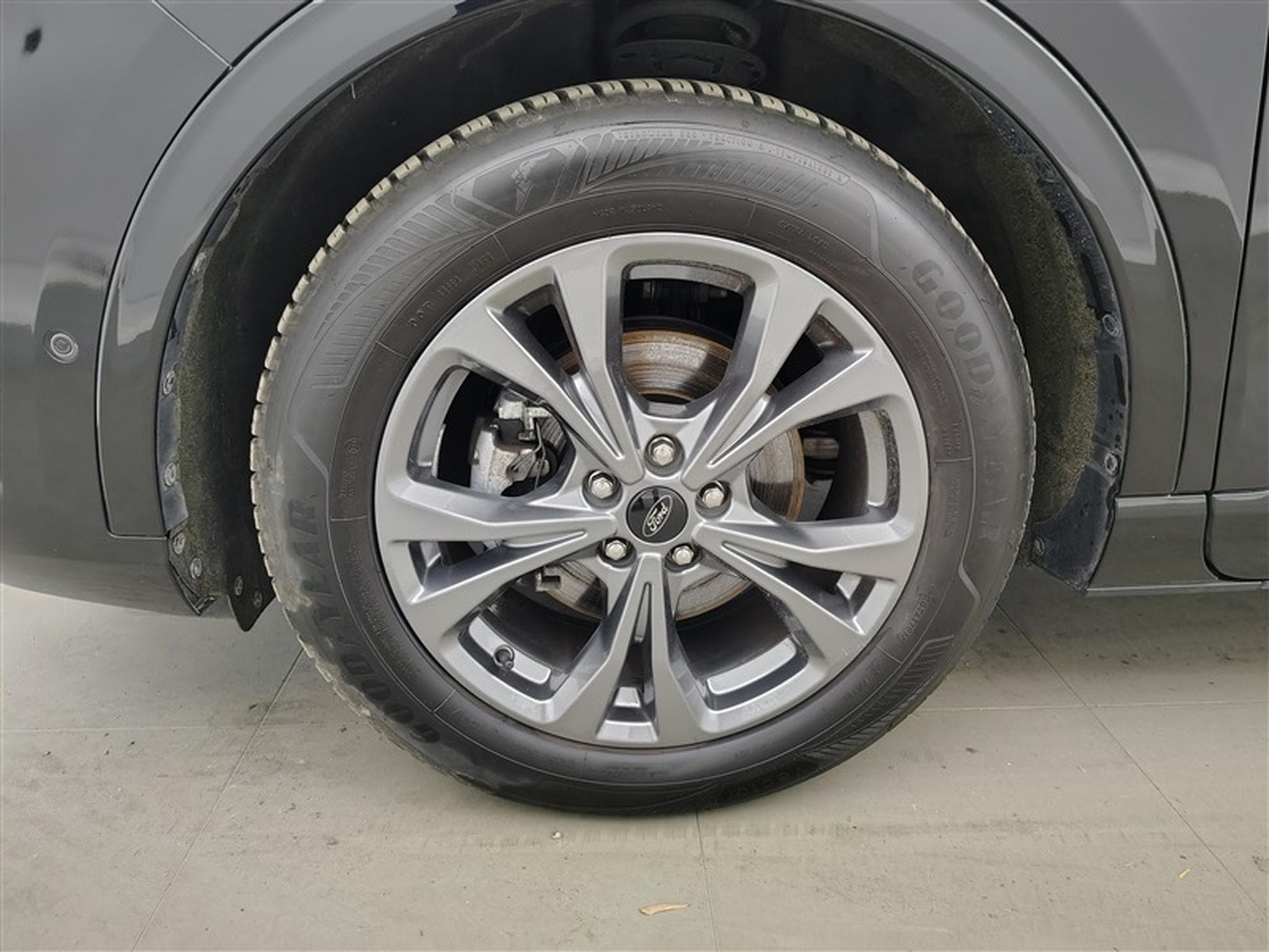 Ford Kuga 2.0 TDCi 120cv PowerShift ST-Line NAVI / FULL LED / CAMERA (2023) - Foto 6
