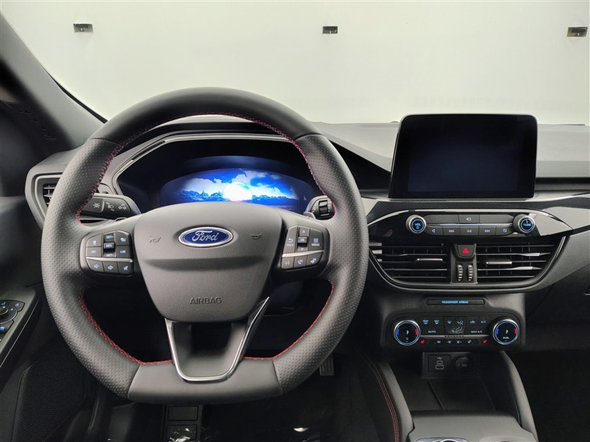 Ford Kuga 2.0 TDCi 120cv PowerShift ST-Line NAVI / FULL LED / CAMERA (2023) - Foto 9