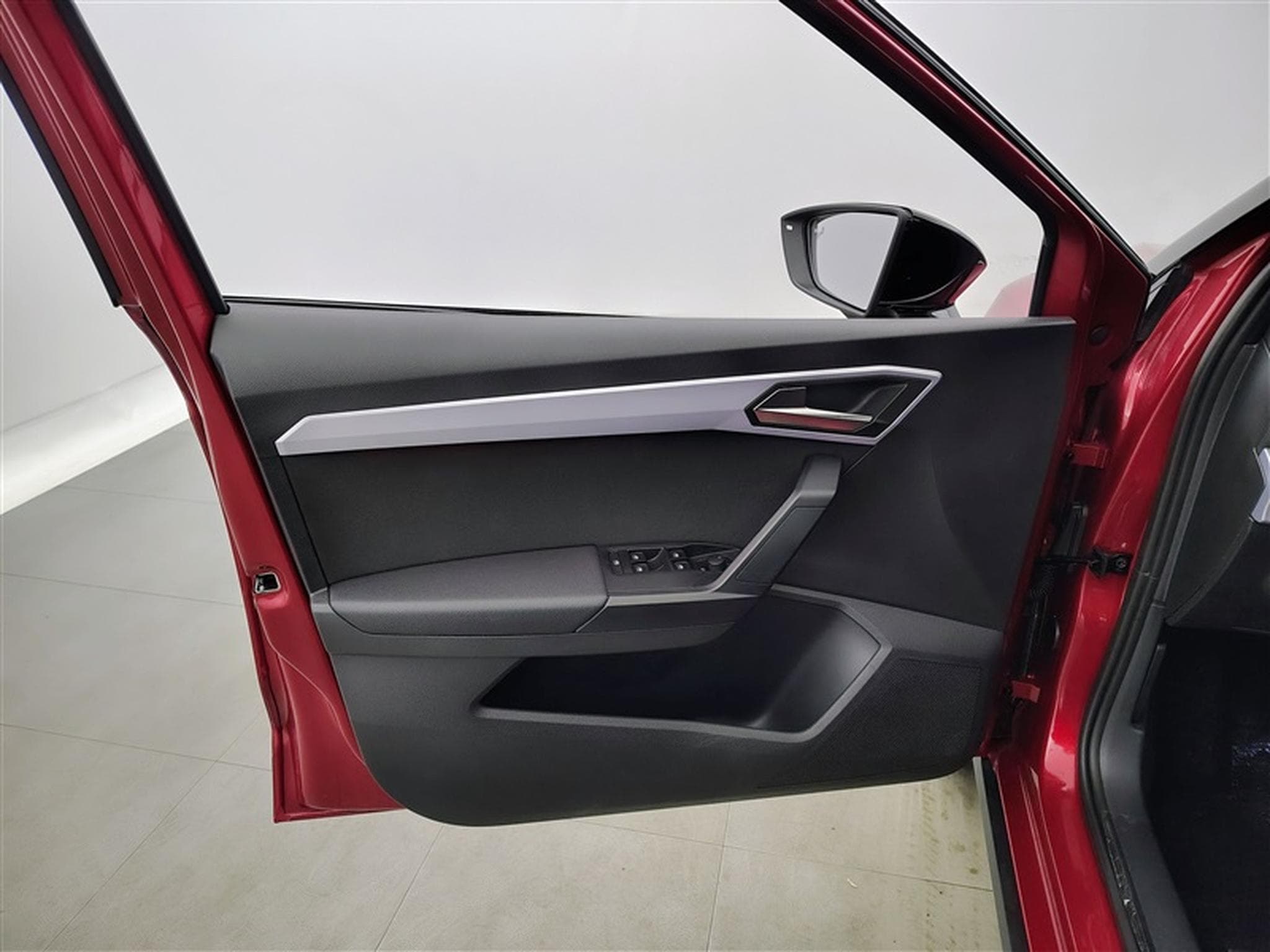 Seat Arona 1.0 TSI 115cv FR NAVI / FULL LED / SIEGES SPORT / CAMERA (2025) - Foto 17