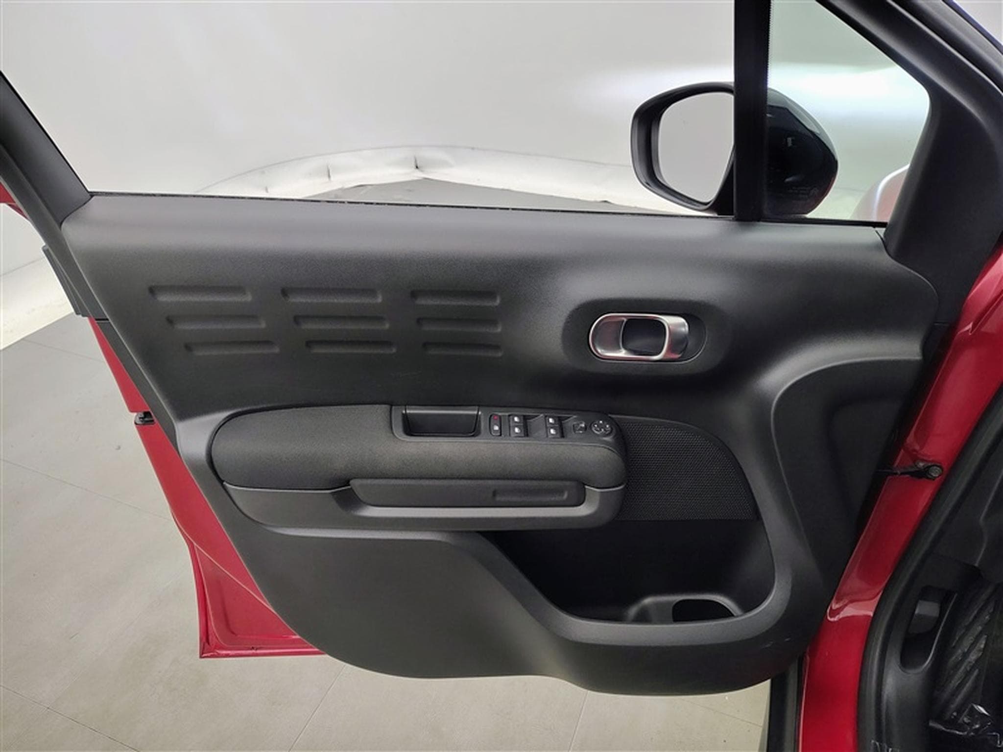 Citroen C3 Aircross 1.2 PureTech Shine EAT6 NAVI / S-CUIR / FULL LED (2024) - Foto 17