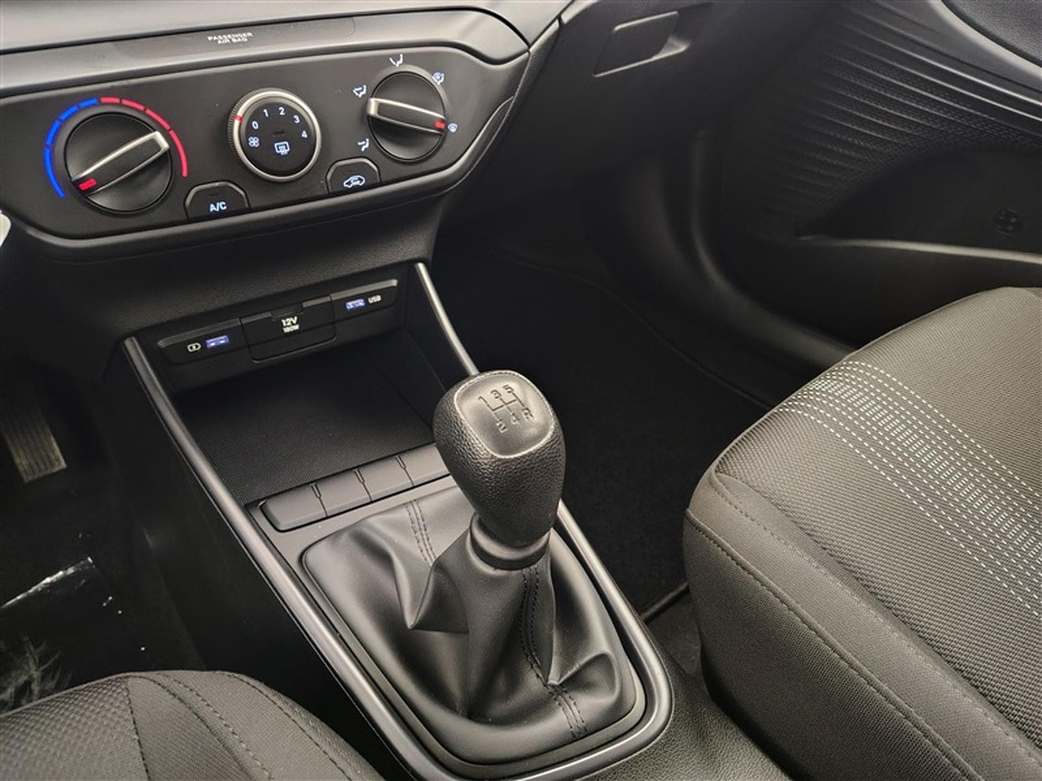 Hyundai i20 1.2i Air (2023) - Photo 12