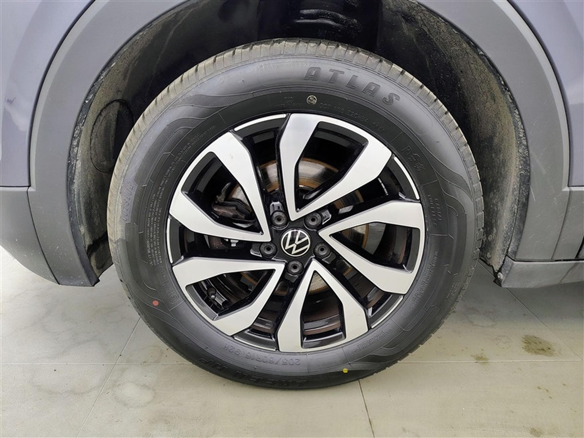 VW T-Cross 1.0 TSI Active NAVI/JA/PDC (2022) - Foto 6
