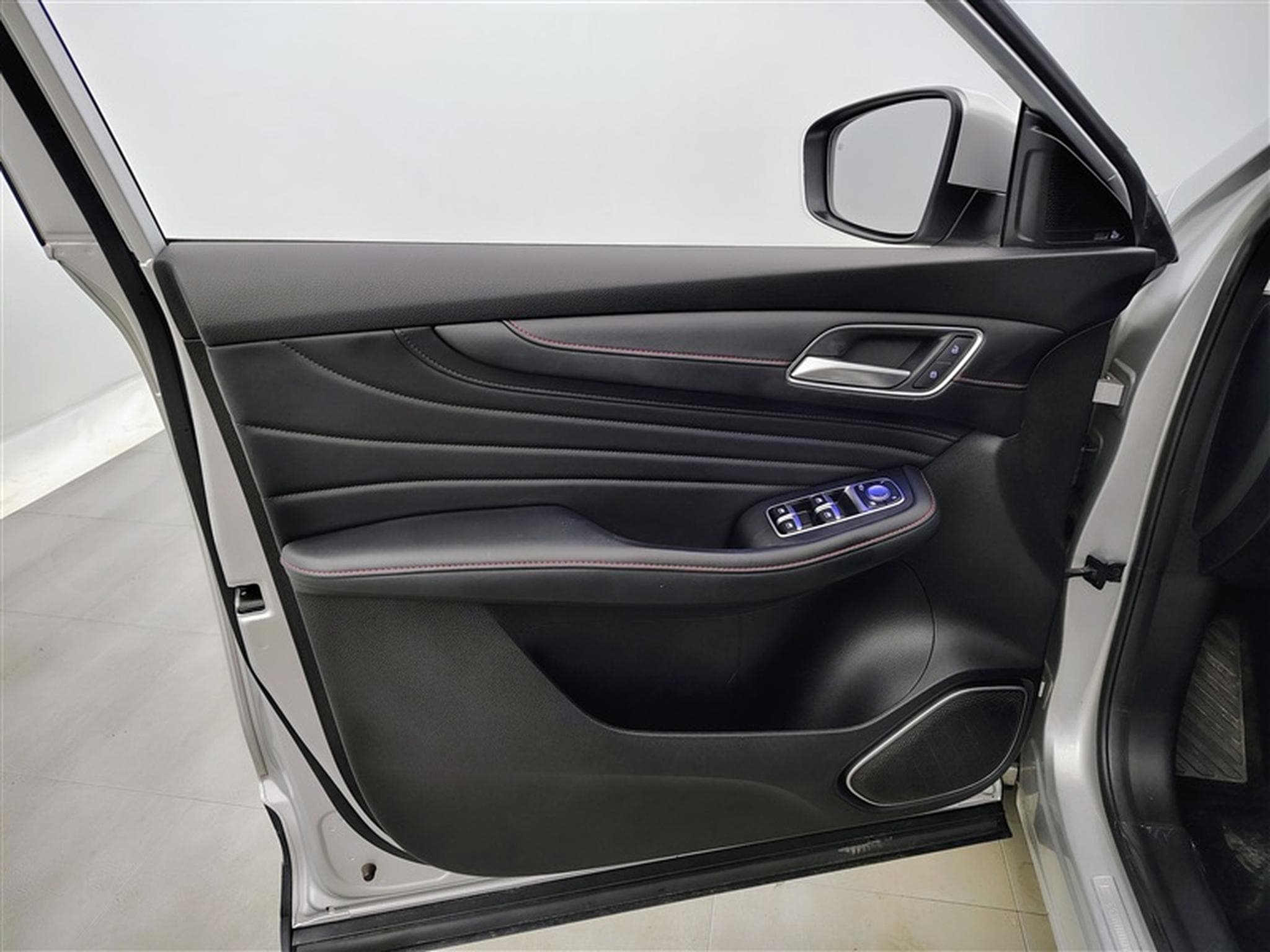 MG EHS PHEV 1.5 Turbo Luxury (2022) - Foto 17