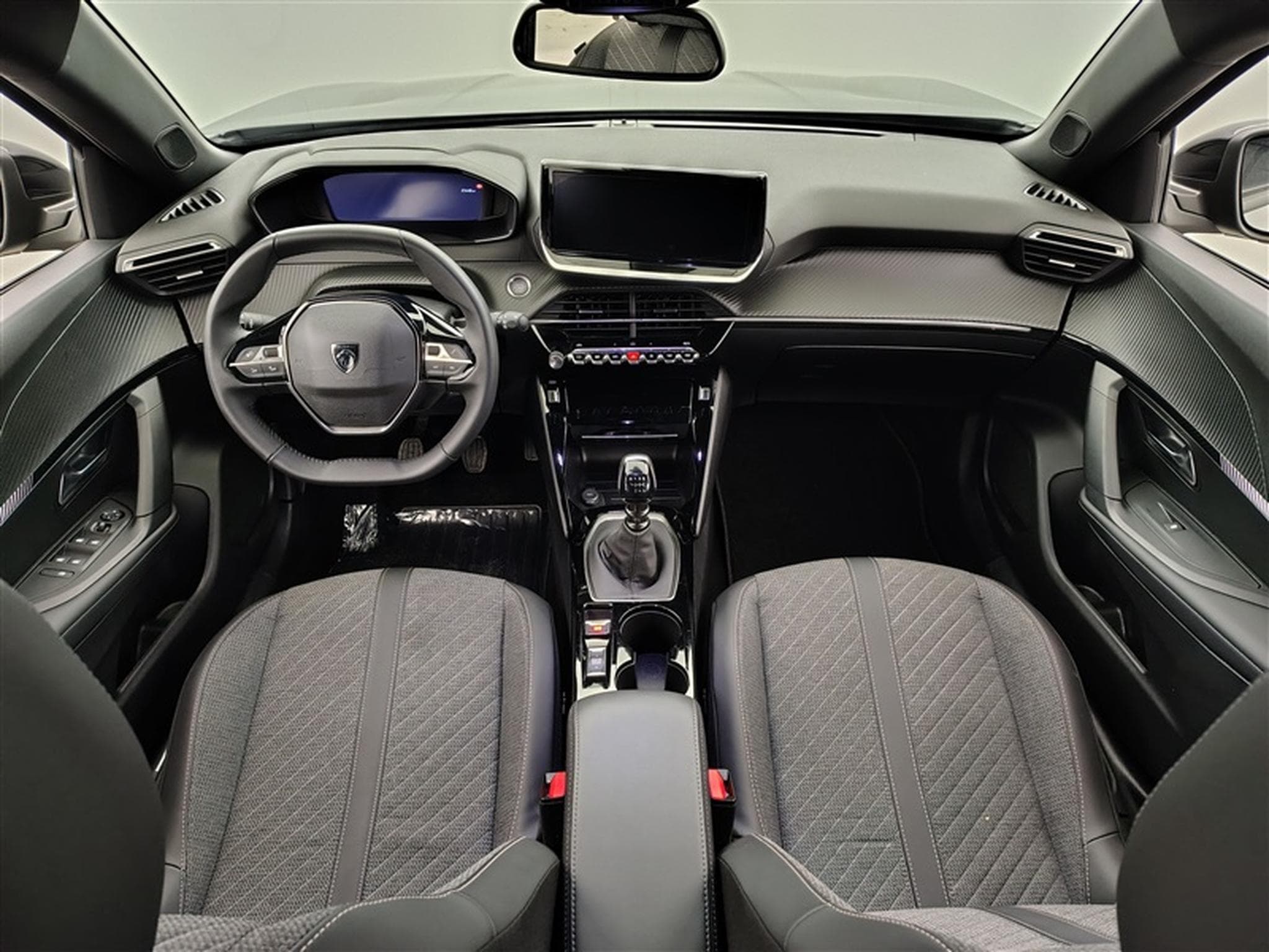 Peugeot 2008 1.2 PureTech Allure CARPLAY / FULL LED / S-CUIR / PDC (2024) - Photo 8
