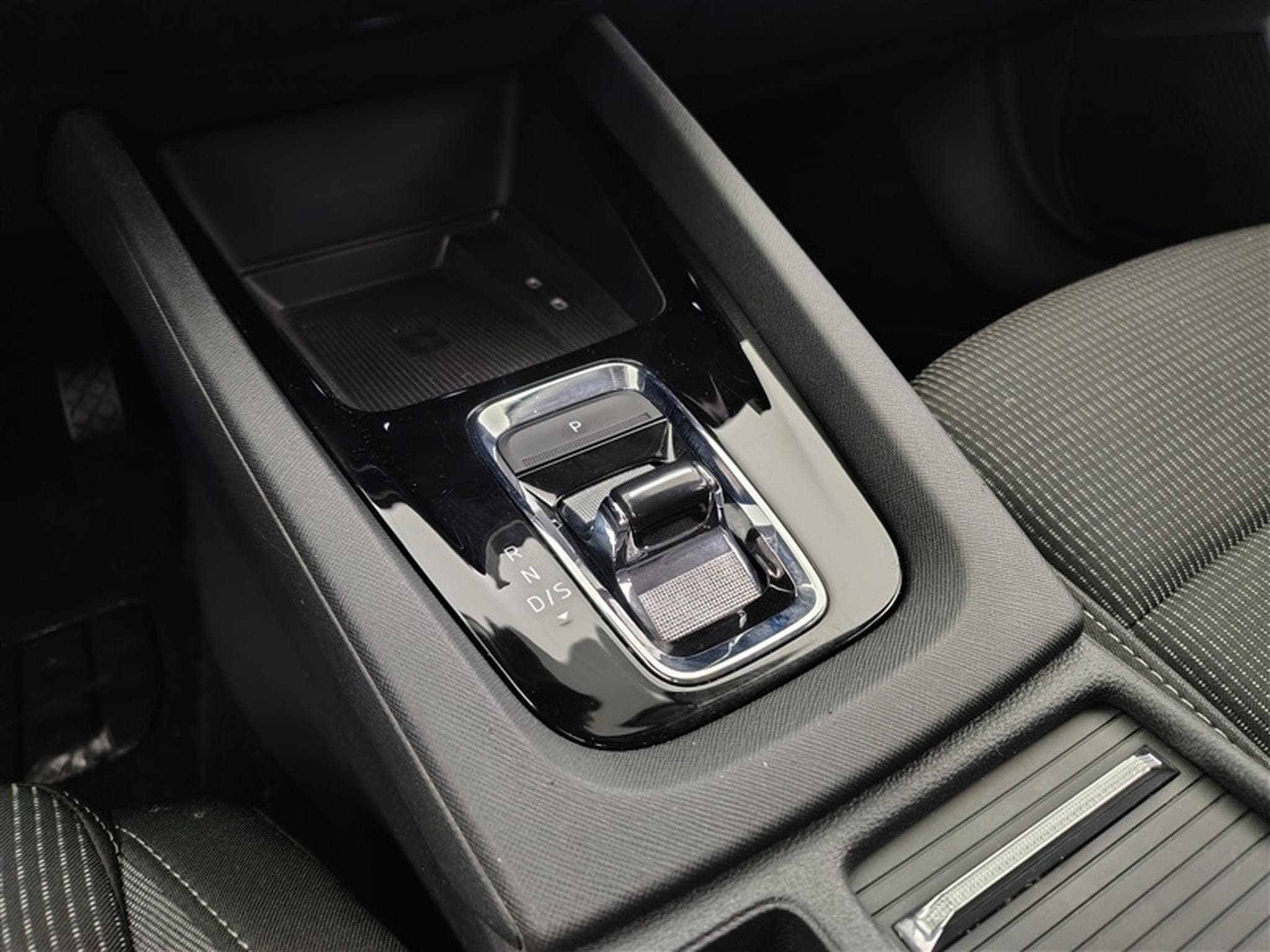 Skoda Octavia SW 1.0 e-TSI DSG Navi Cockpit / Led / PDC av+ar / (2024) - Photo 12