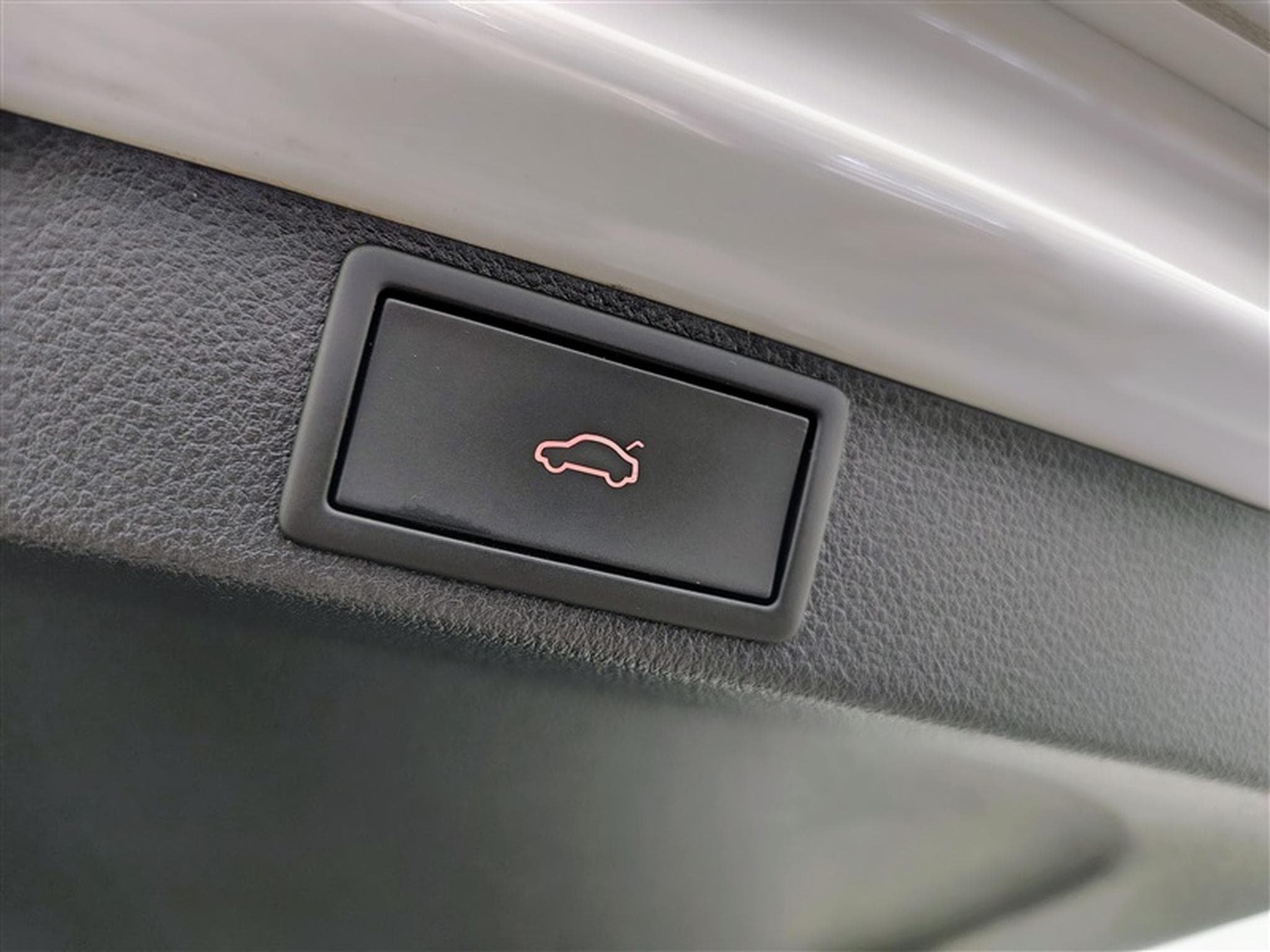 Skoda Octavia SW 1.0 e-TSI DSG Navi Cockpit / Led / PDC av+ar / (2024) - Photo 19