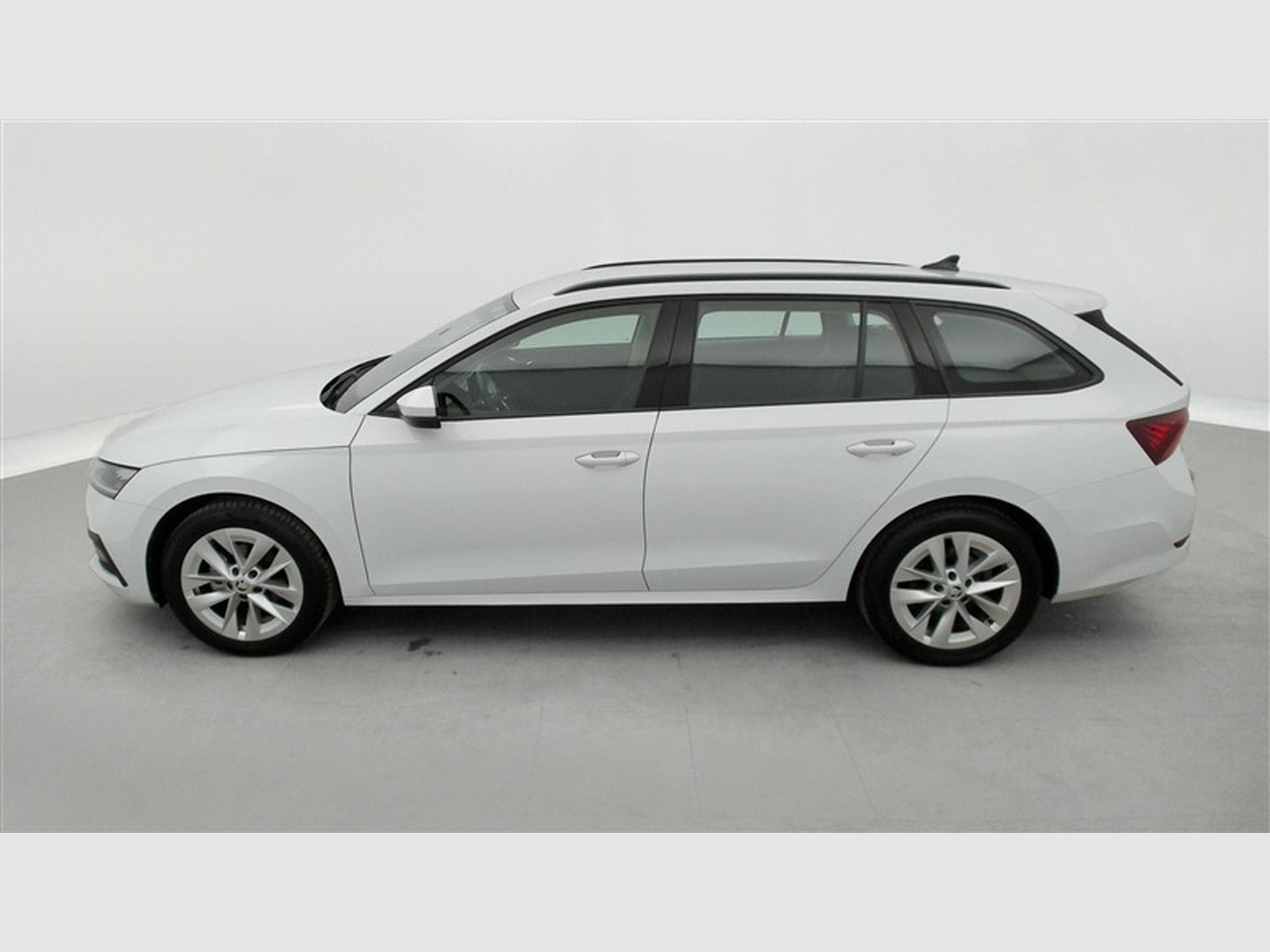Skoda Octavia SW 1.0 e-TSI DSG Navi Cockpit / Led / PDC av+ar / (2024) - Photo 3
