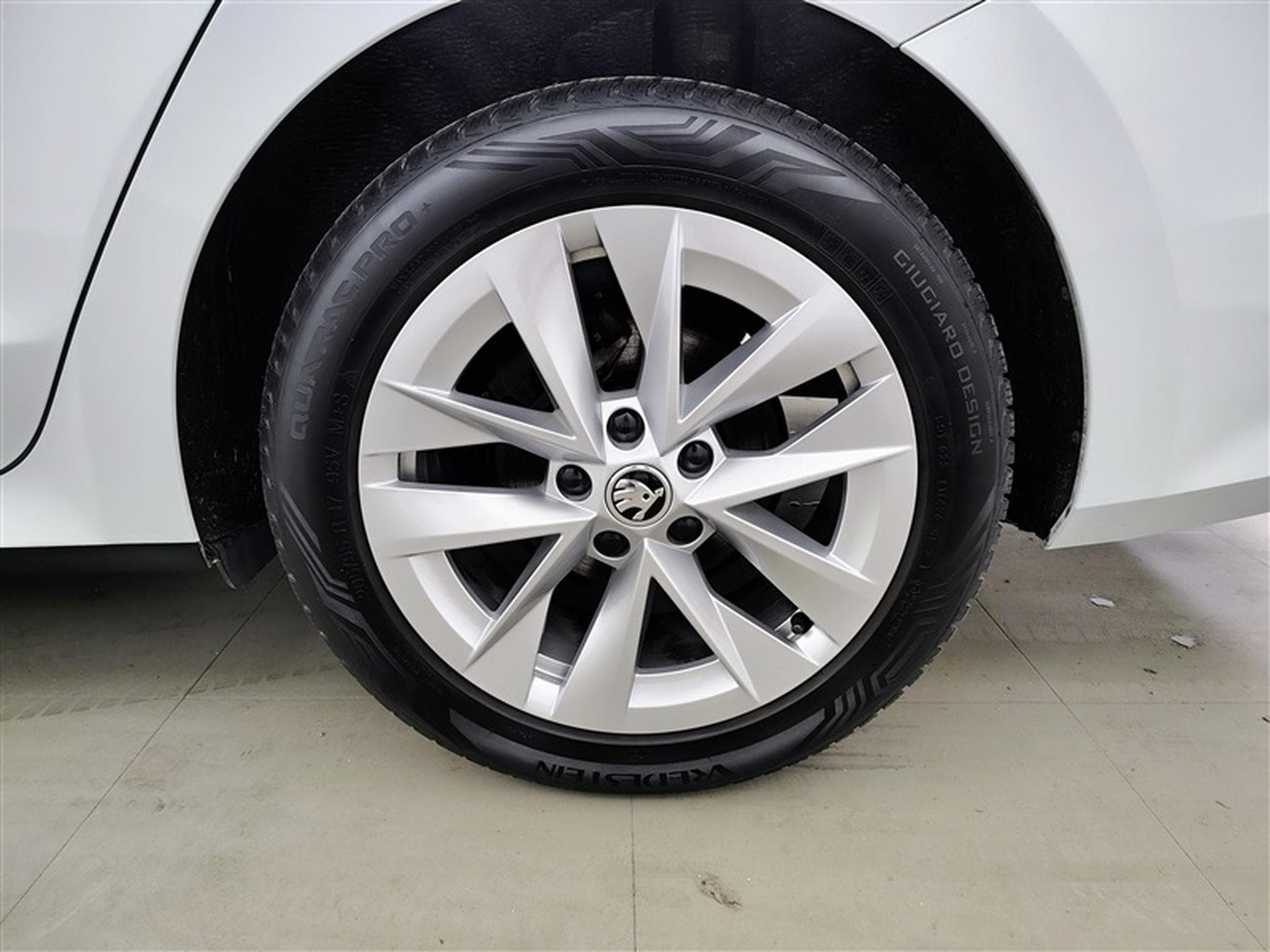 Skoda Octavia SW 1.0 e-TSI DSG Navi Cockpit / Led / PDC av+ar / (2024) - Photo 6