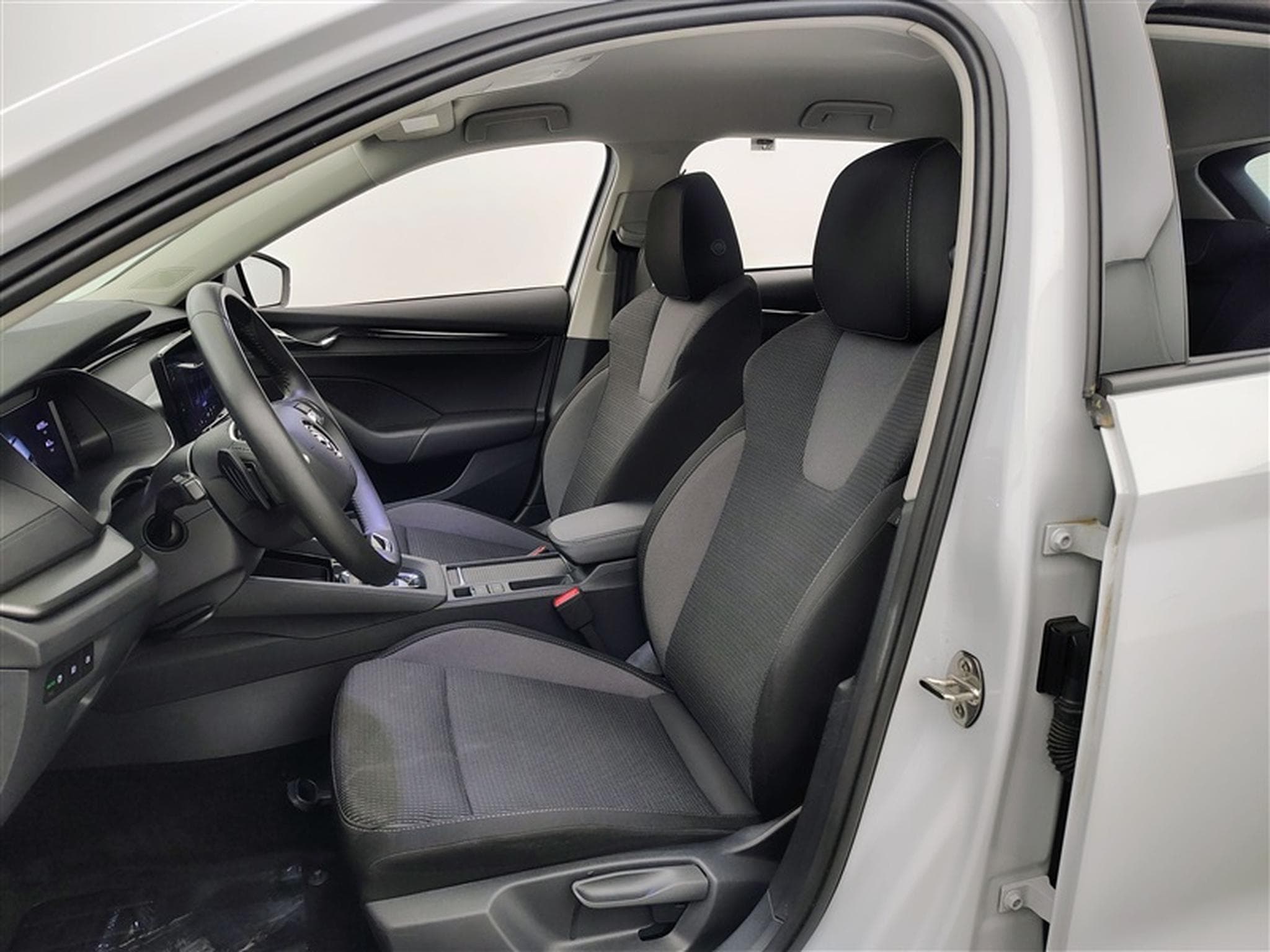 Skoda Octavia SW 1.0 e-TSI DSG Navi Cockpit / Led / PDC av+ar / (2024) - Photo 7