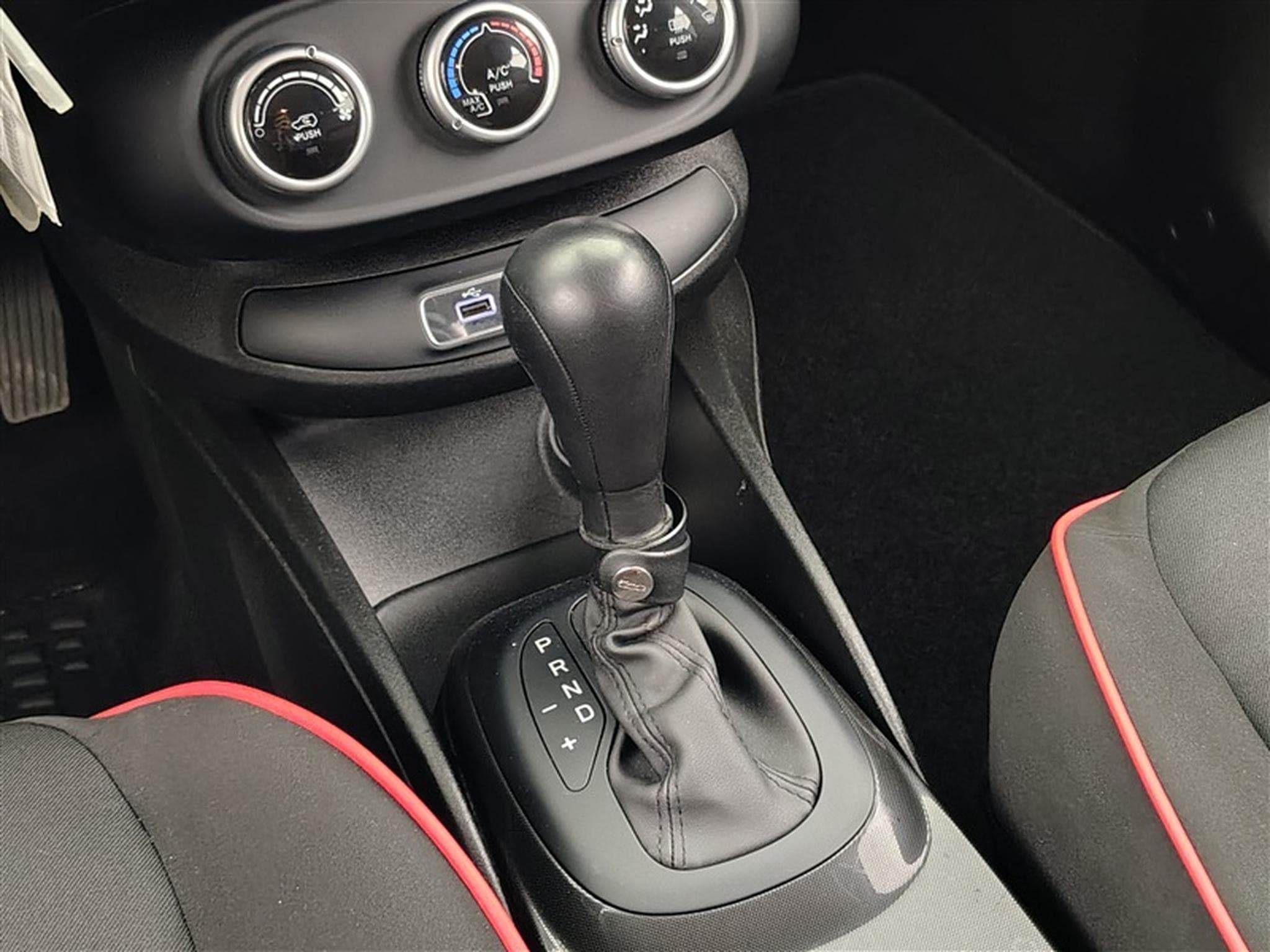 Fiat 500X 1.5 Firefly 130Cv DCT7 Hybrid Red CARPLAY (2023) - Photo 12