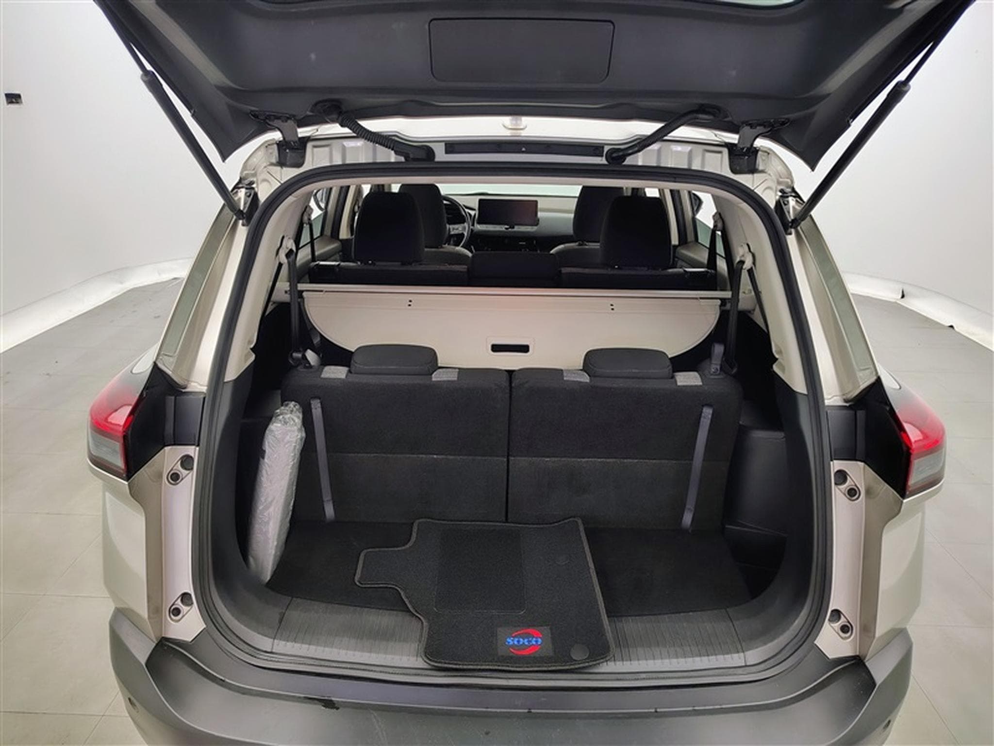 Nissan X-Trail 1.5 DIG-T 2WD N-Connecta 7pl.DCT NAVI / FULL LED (2023) - Photo 14
