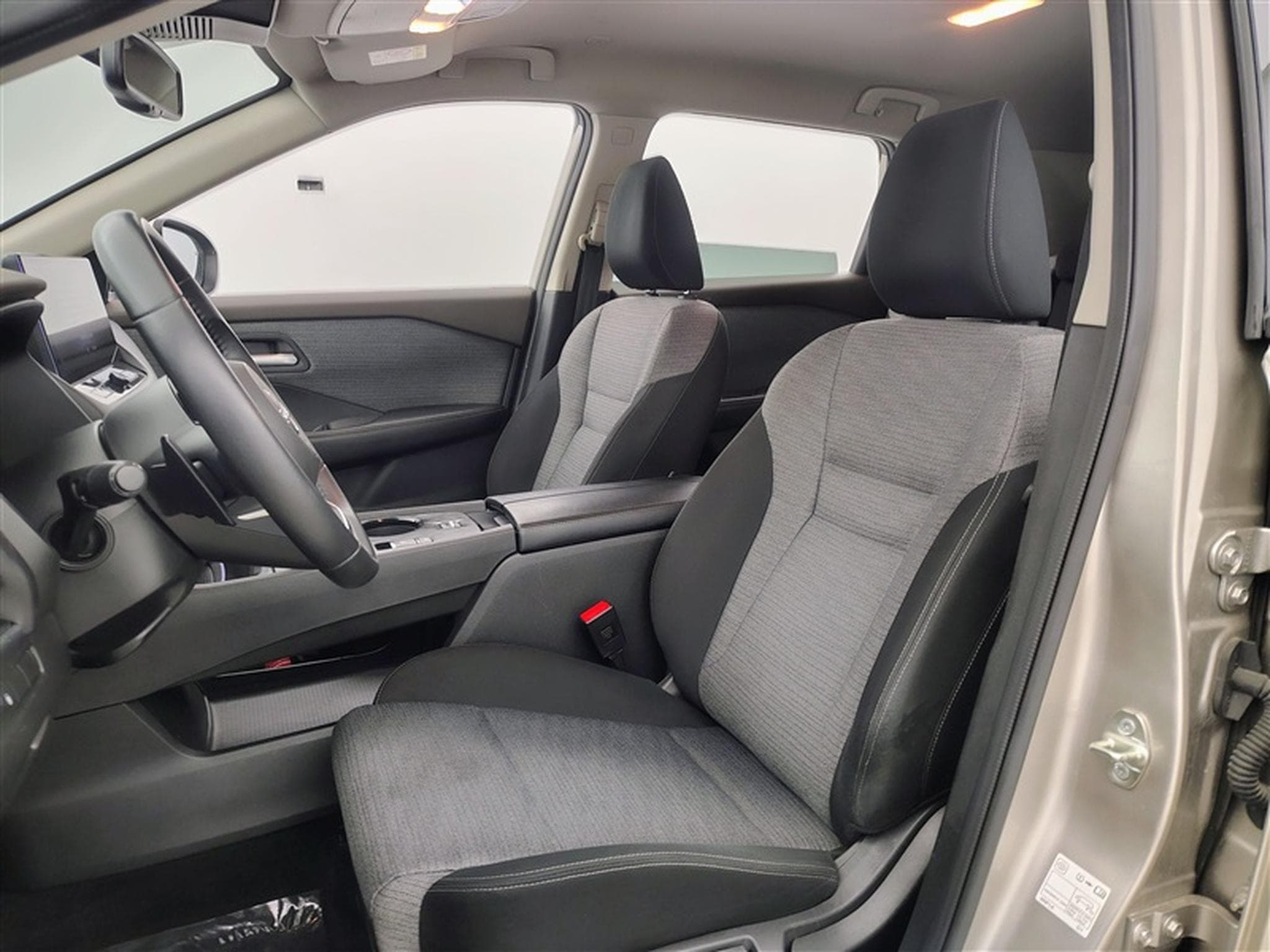 Nissan X-Trail 1.5 DIG-T 2WD N-Connecta 7pl.DCT NAVI / FULL LED (2023) - Photo 7