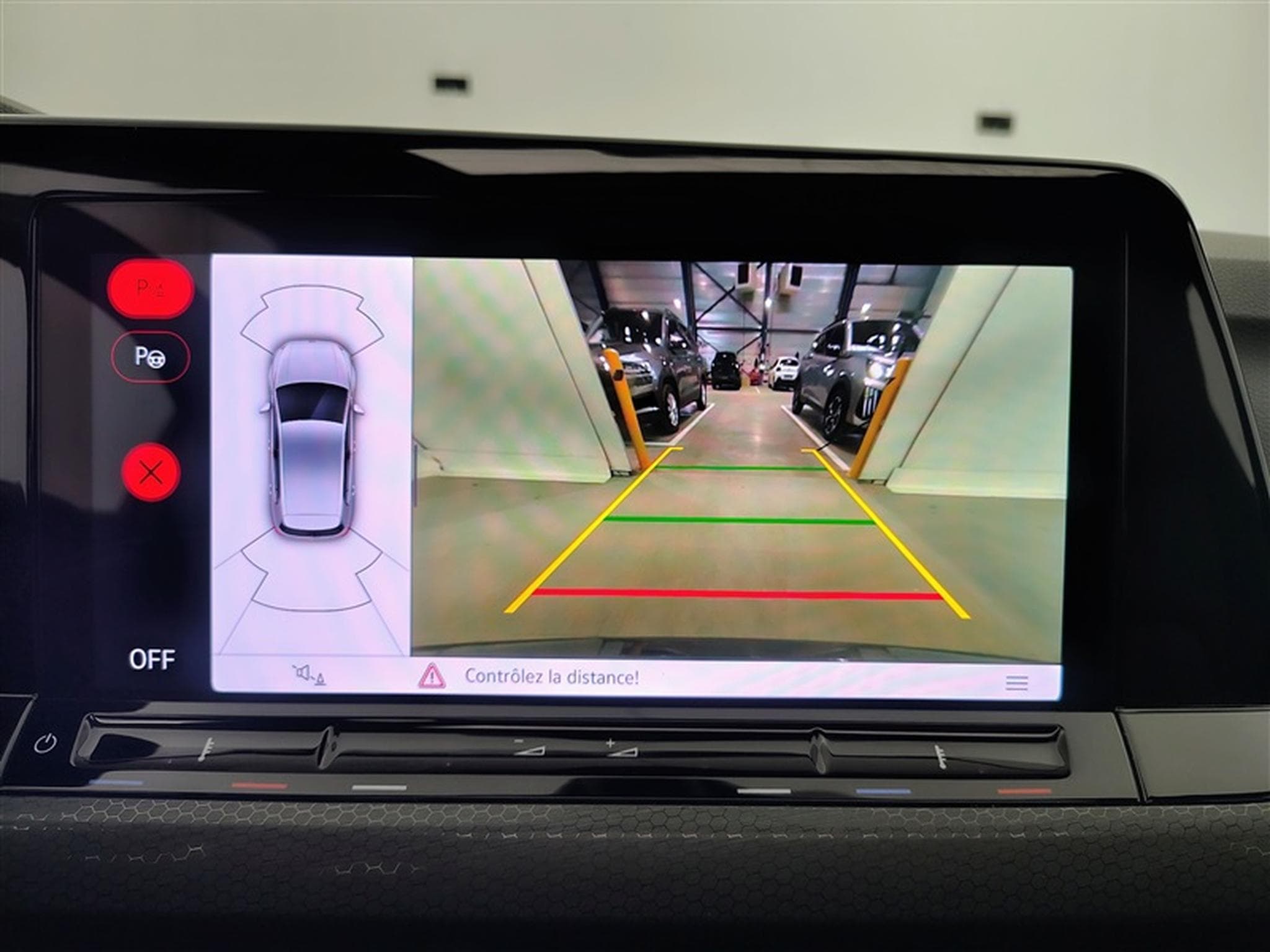 VW Golf 2.0 GTI 245Cv CARPLAY / CAMERA / TO PANO / JANTES "R" (2024) - Photo 18