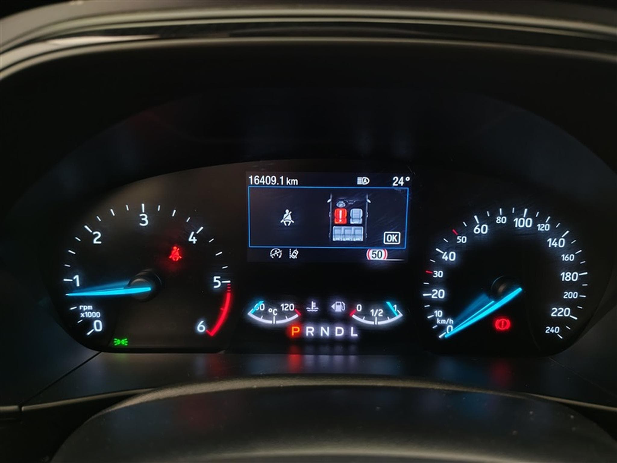 Ford Focus SW EcoBlue PowerShift ST-Line NAV/FULL LED/CAM+PDC/CARPLAY (2025) - Photo 10