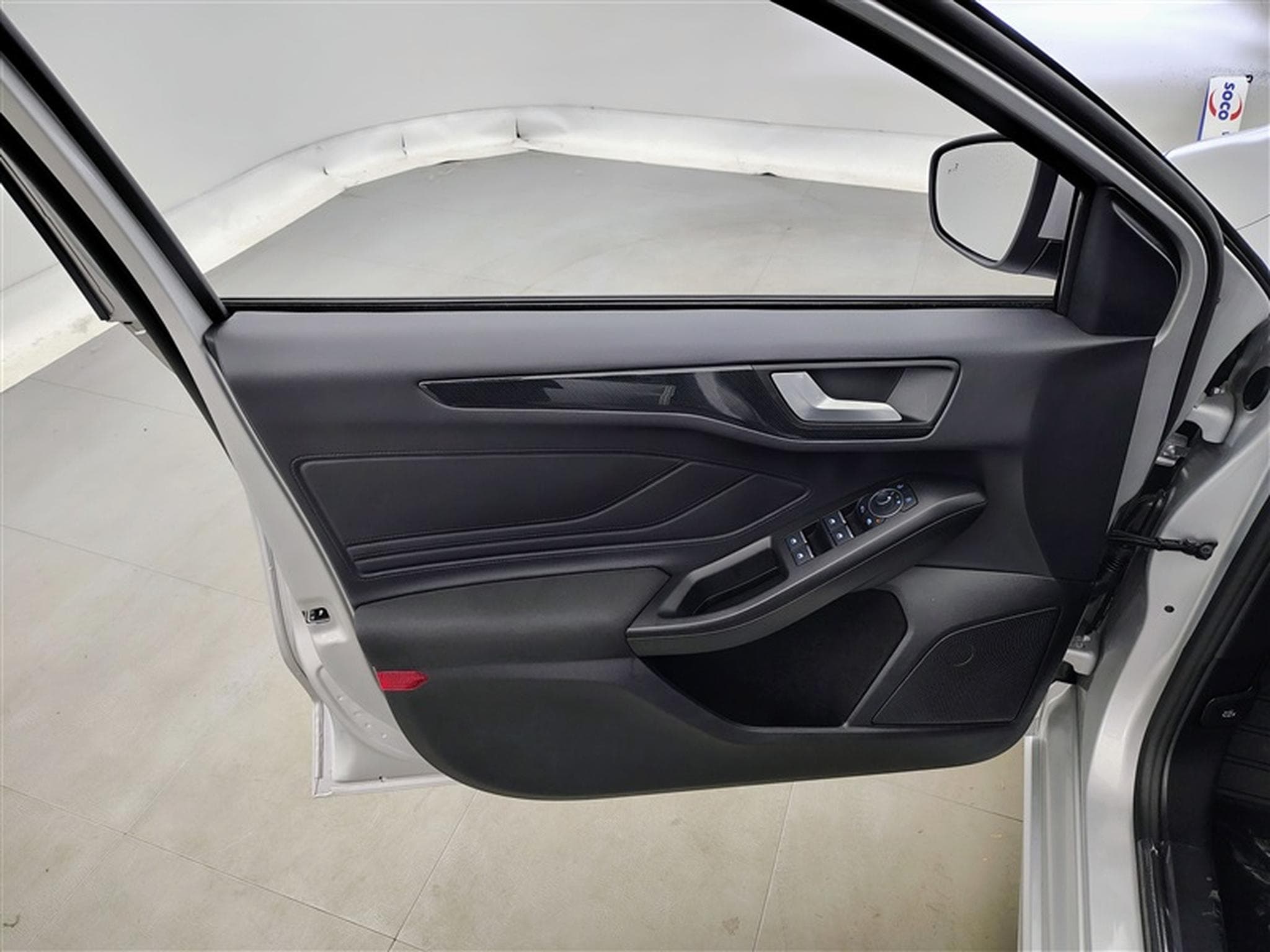Ford Focus SW EcoBlue PowerShift ST-Line NAV/FULL LED/CAM+PDC/CARPLAY (2025) - Photo 17