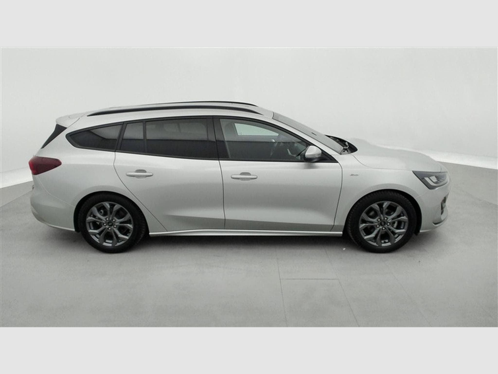 Ford Focus SW EcoBlue PowerShift ST-Line NAV/FULL LED/CAM+PDC/CARPLAY (2025) - Photo 24