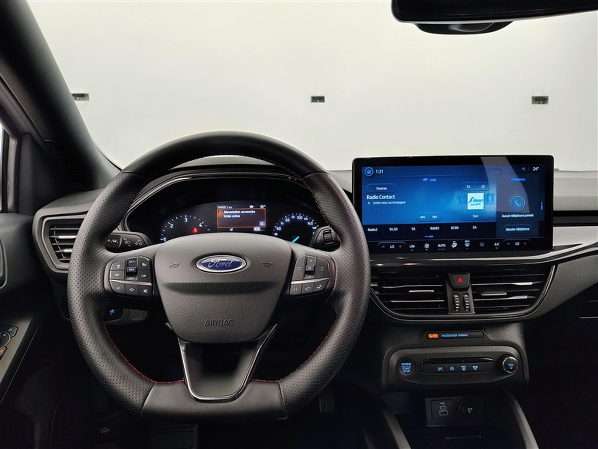 Ford Focus SW EcoBlue PowerShift ST-Line NAV/FULL LED/CAM+PDC/CARPLAY (2025) - Photo 9