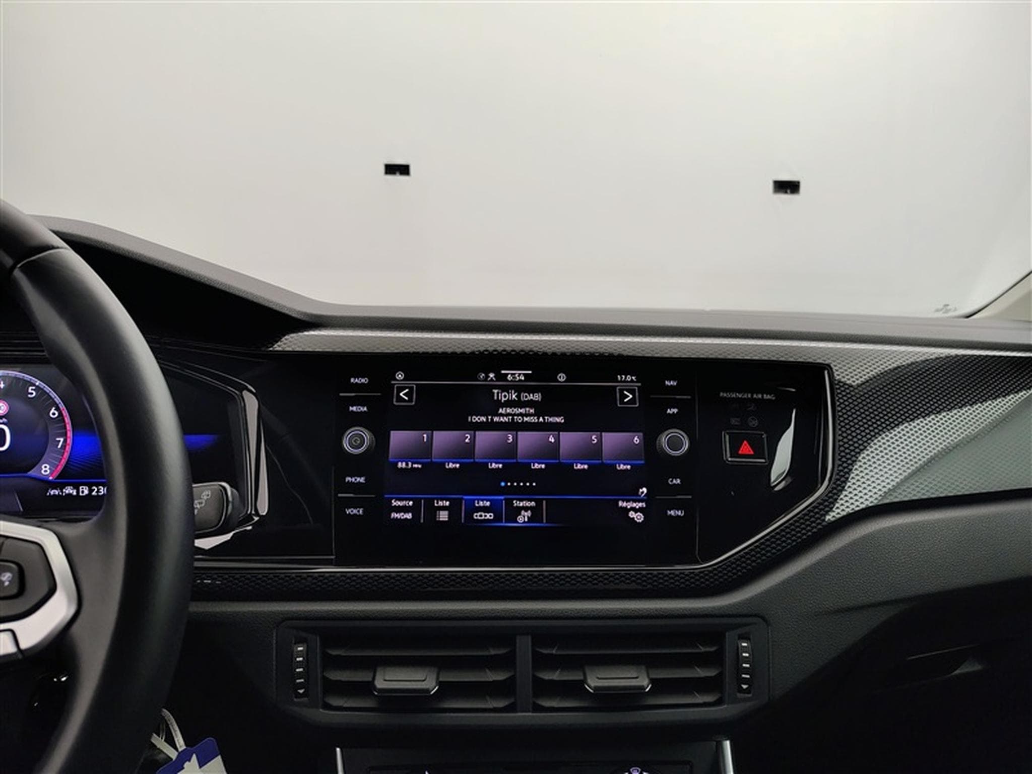 VW Polo 1.0 TSI 95Cv DSG Urban CARPLAY / CAMERA / PDC / ALU (2024) - Photo 11