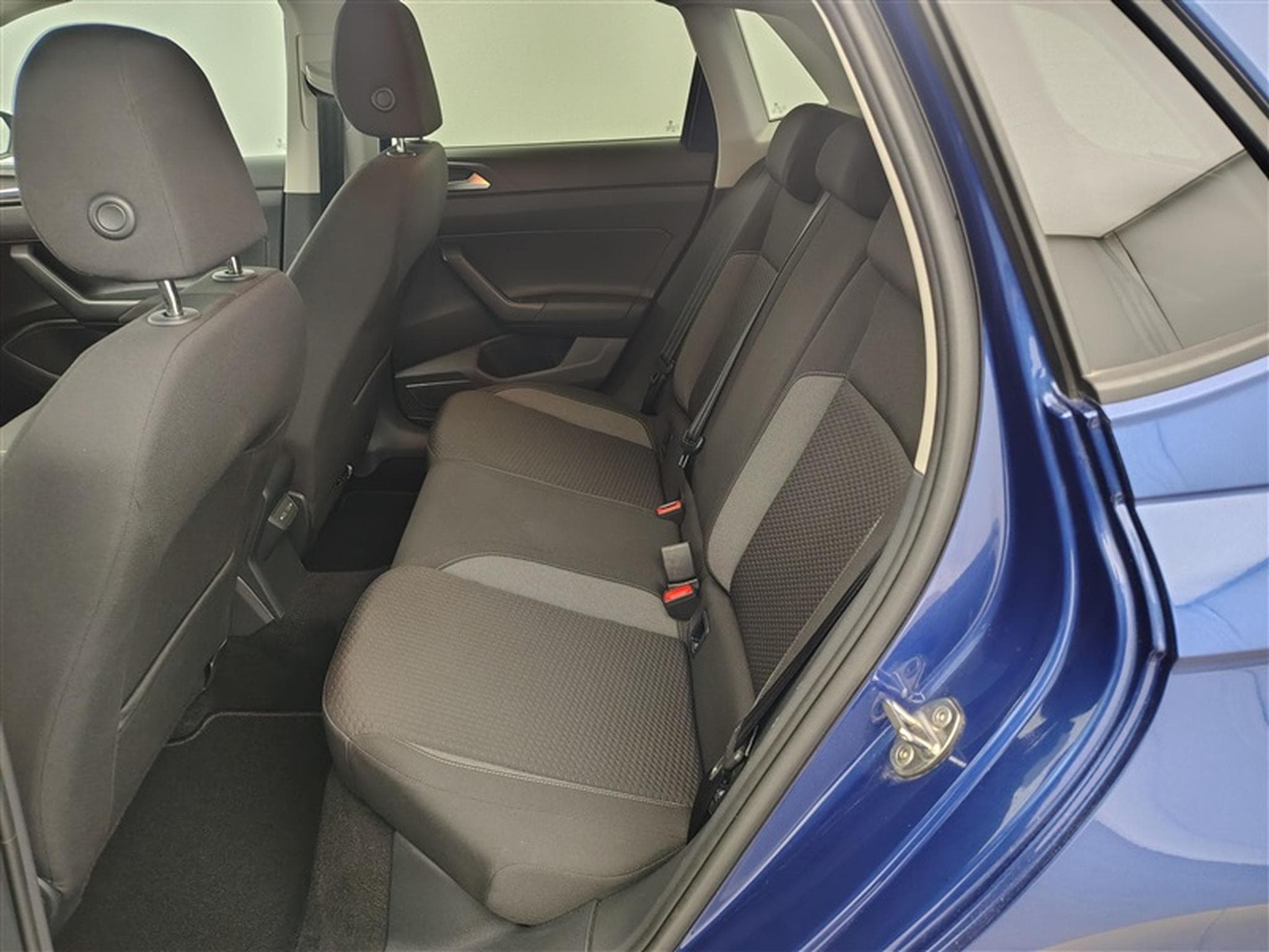 VW Polo 1.0 TSI 95Cv DSG Urban CARPLAY / CAMERA / PDC / ALU (2024) - Photo 13