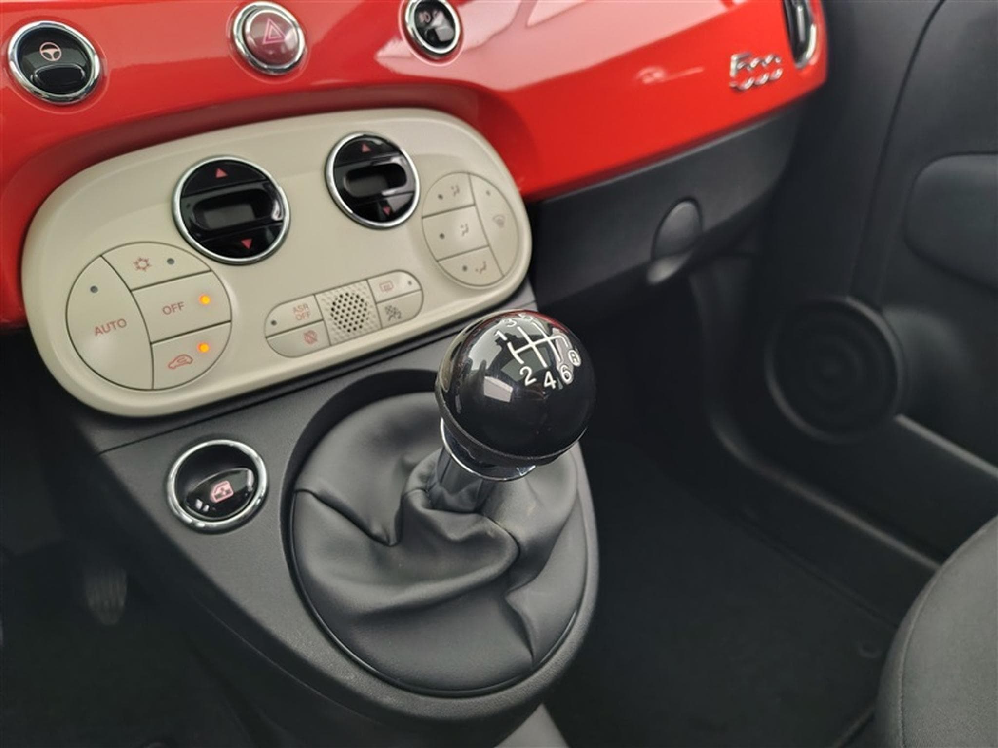 Fiat 500 1.0i MHEV Dolcevita NAVI / PANO / CLIM AUTO / PDC AR / JA 16 (2023) - Photo 12
